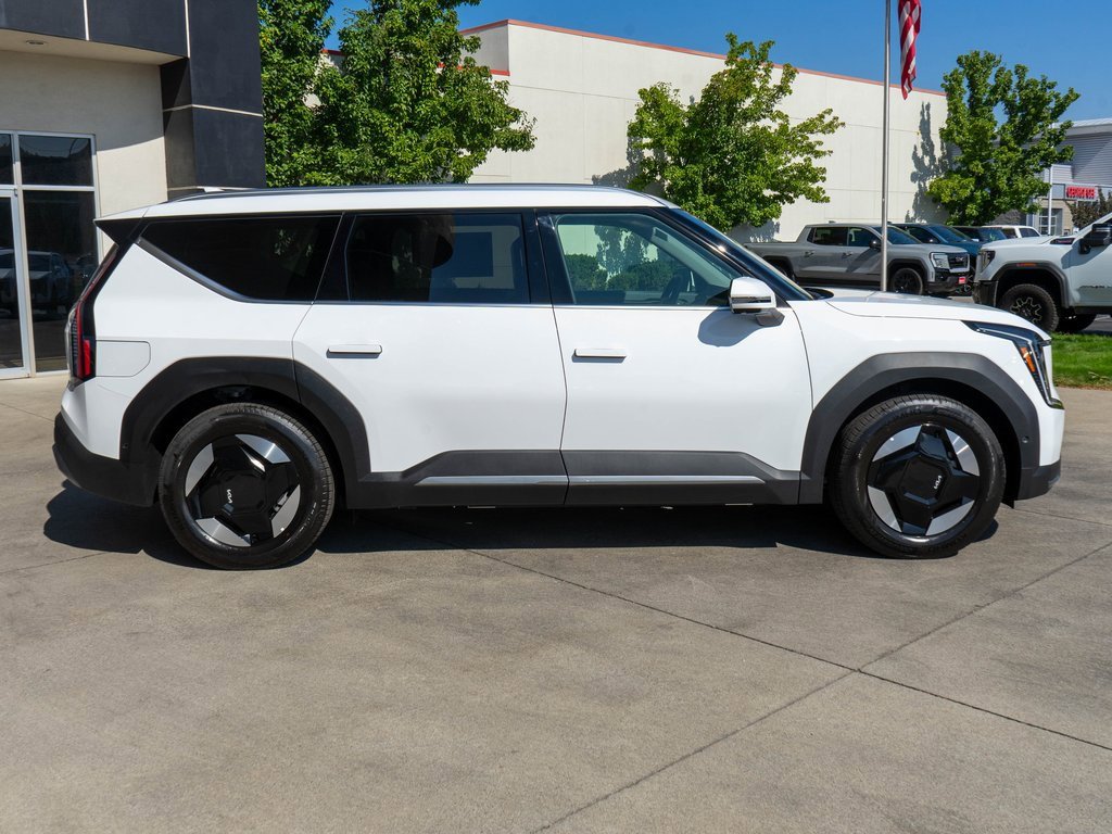 New 2026 Kia EV9 Wind image 8