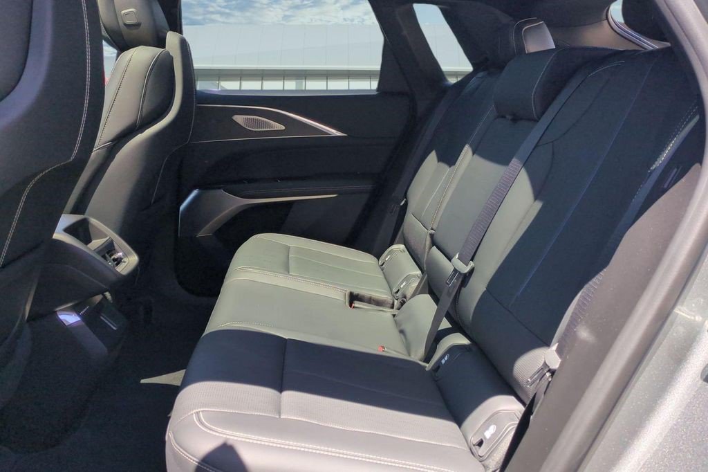 Certified 2024 Cadillac Lyriq Sport AWD/4WD image 14