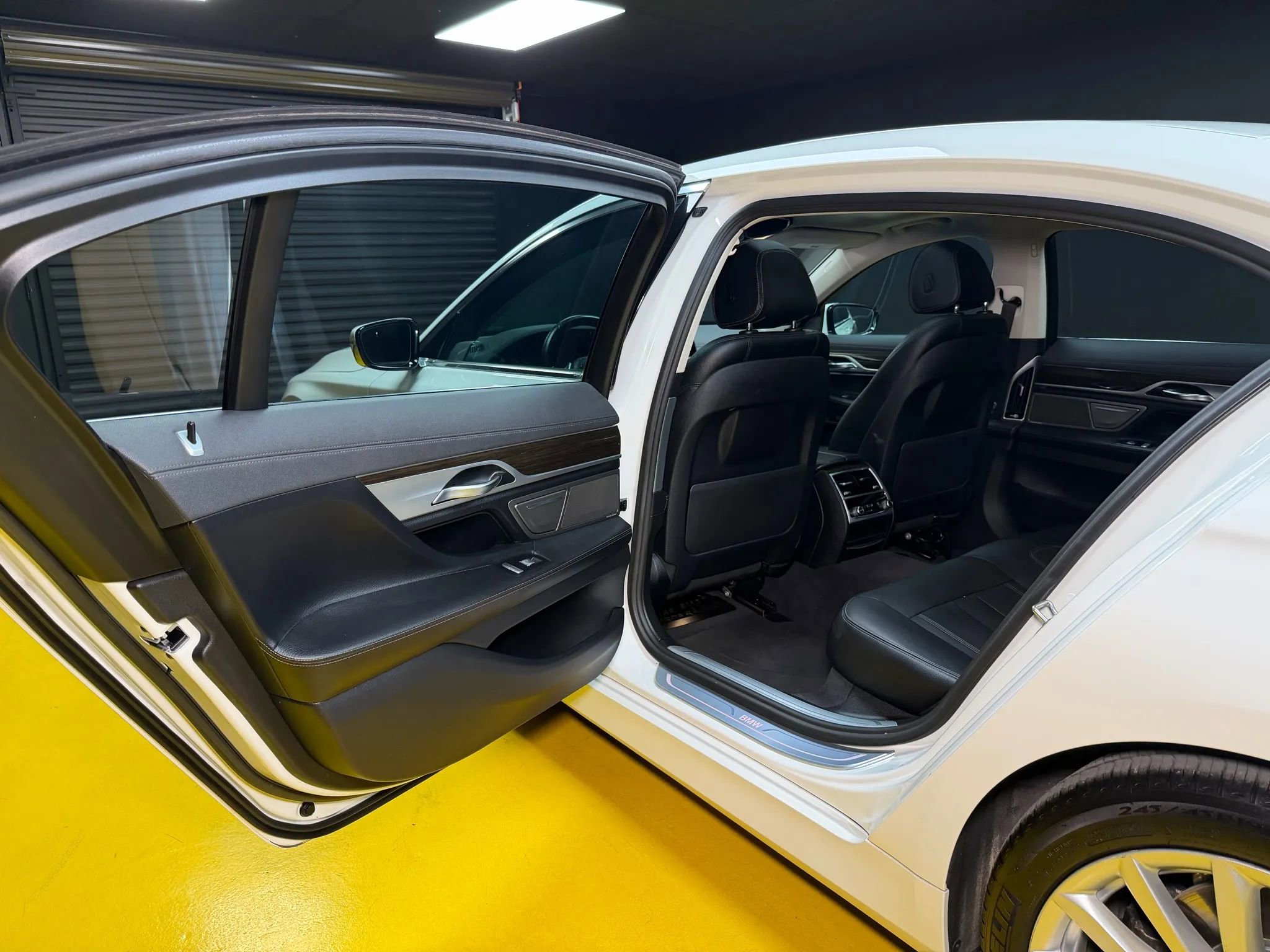 Used 2016 BMW 740i RWD image 14