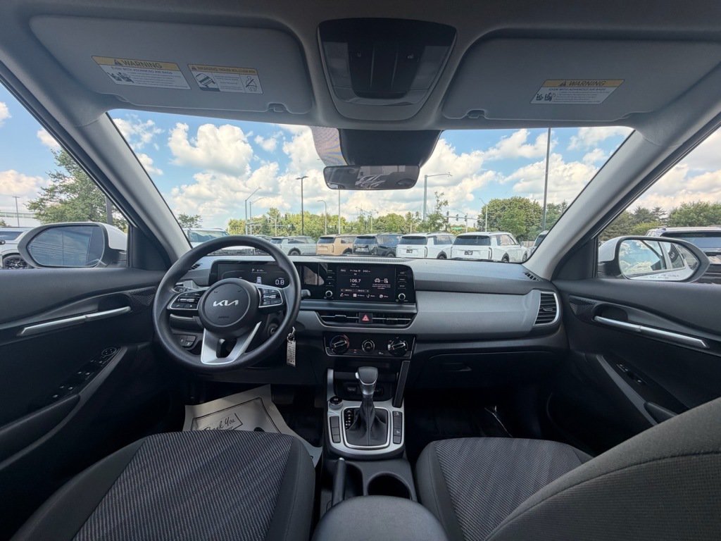 Used 2024 Kia Seltos LX AWD/4WD image 7
