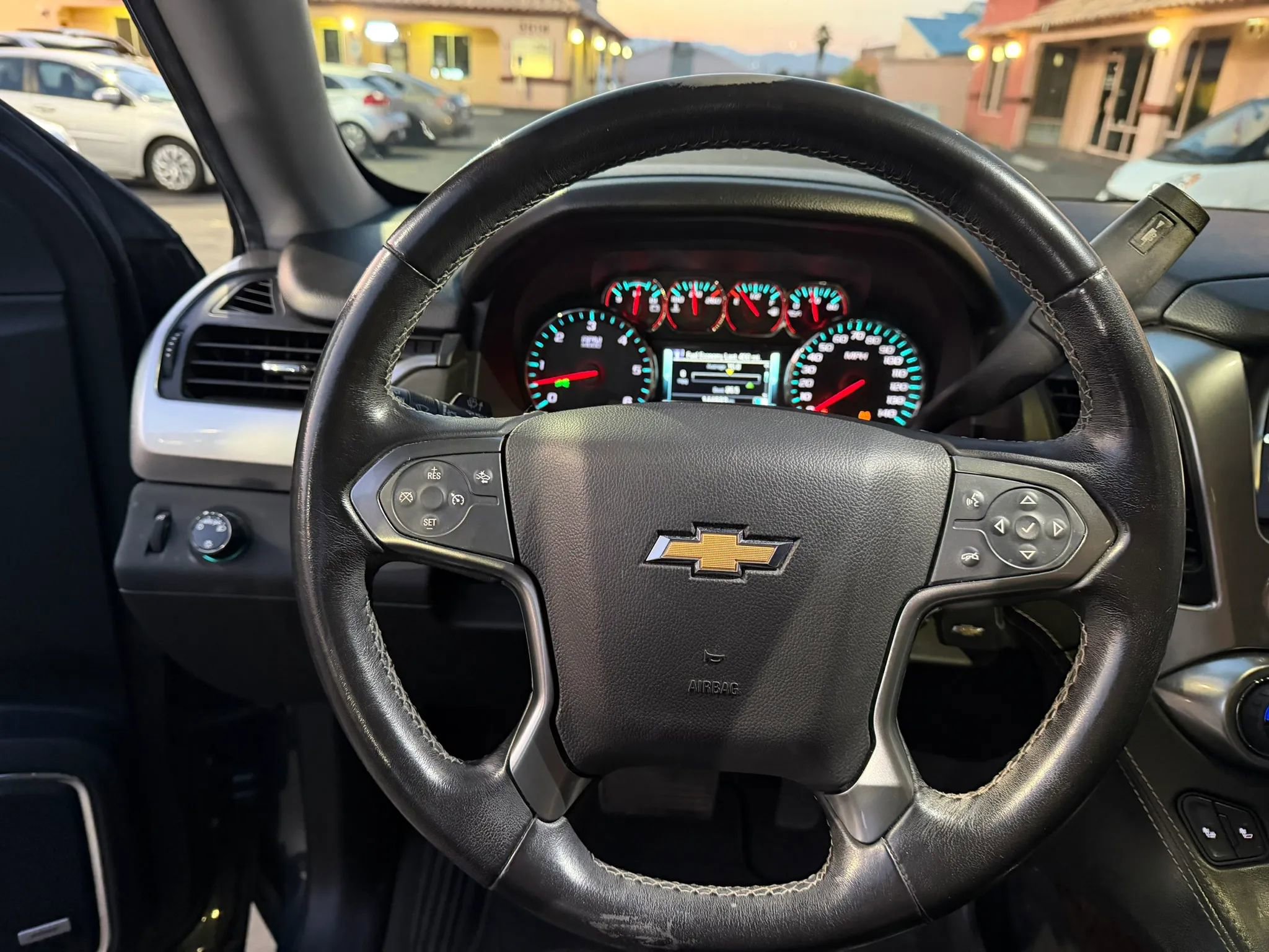 Used 2020 Chevrolet Suburban LT RWD image 12