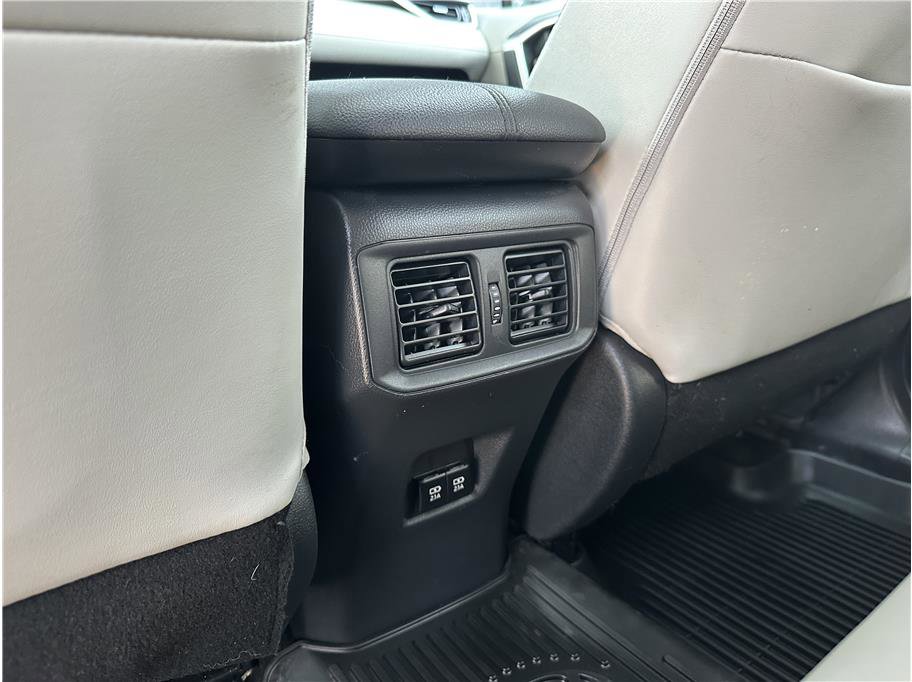 Used 2019 Toyota RAV4 XLE Premium AWD/4WD image 18