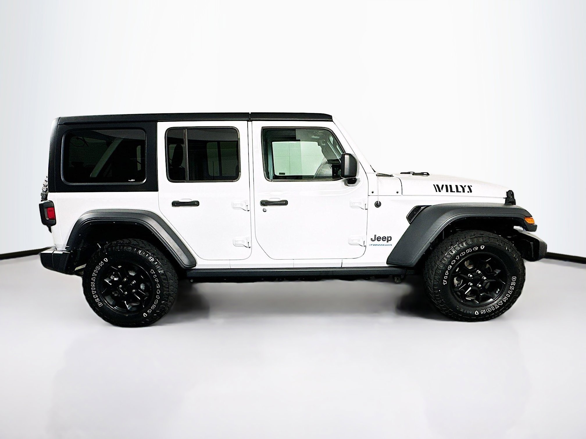 Used 2023 Jeep Wrangler Unlimited w/ Cold Weather Group AWD/4WD image 10