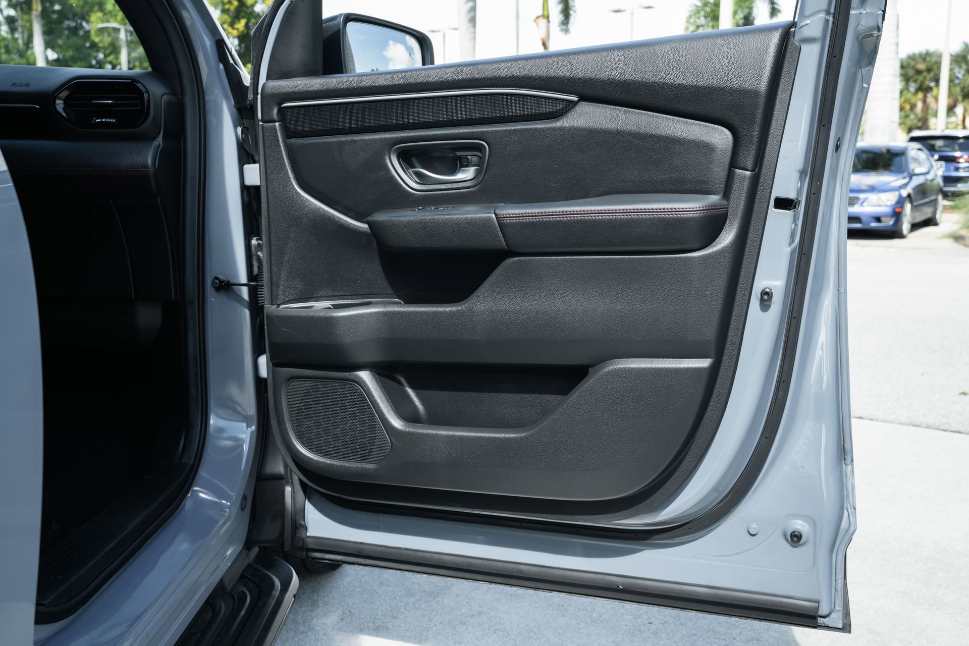 Used 2025 Honda Pilot Black Edition image 37