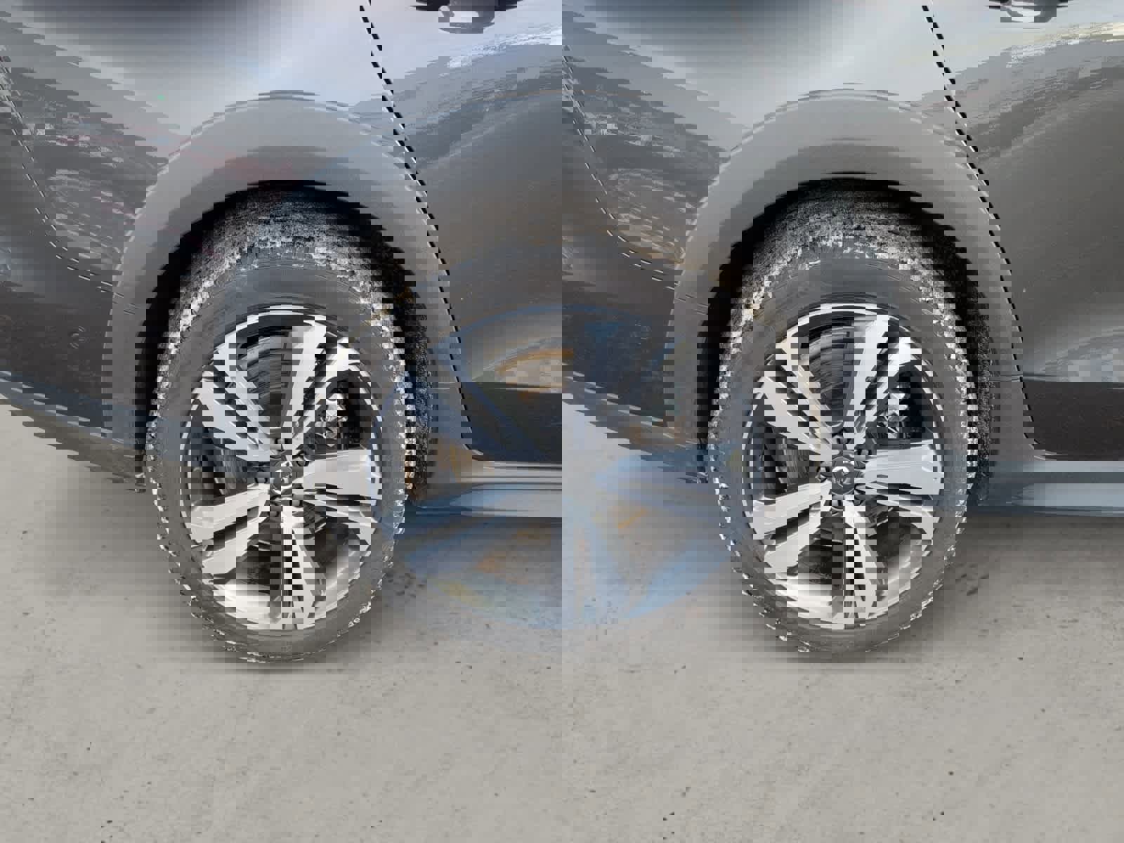 Used 2025 Volvo V60 B5 Cross Country Plus image 9