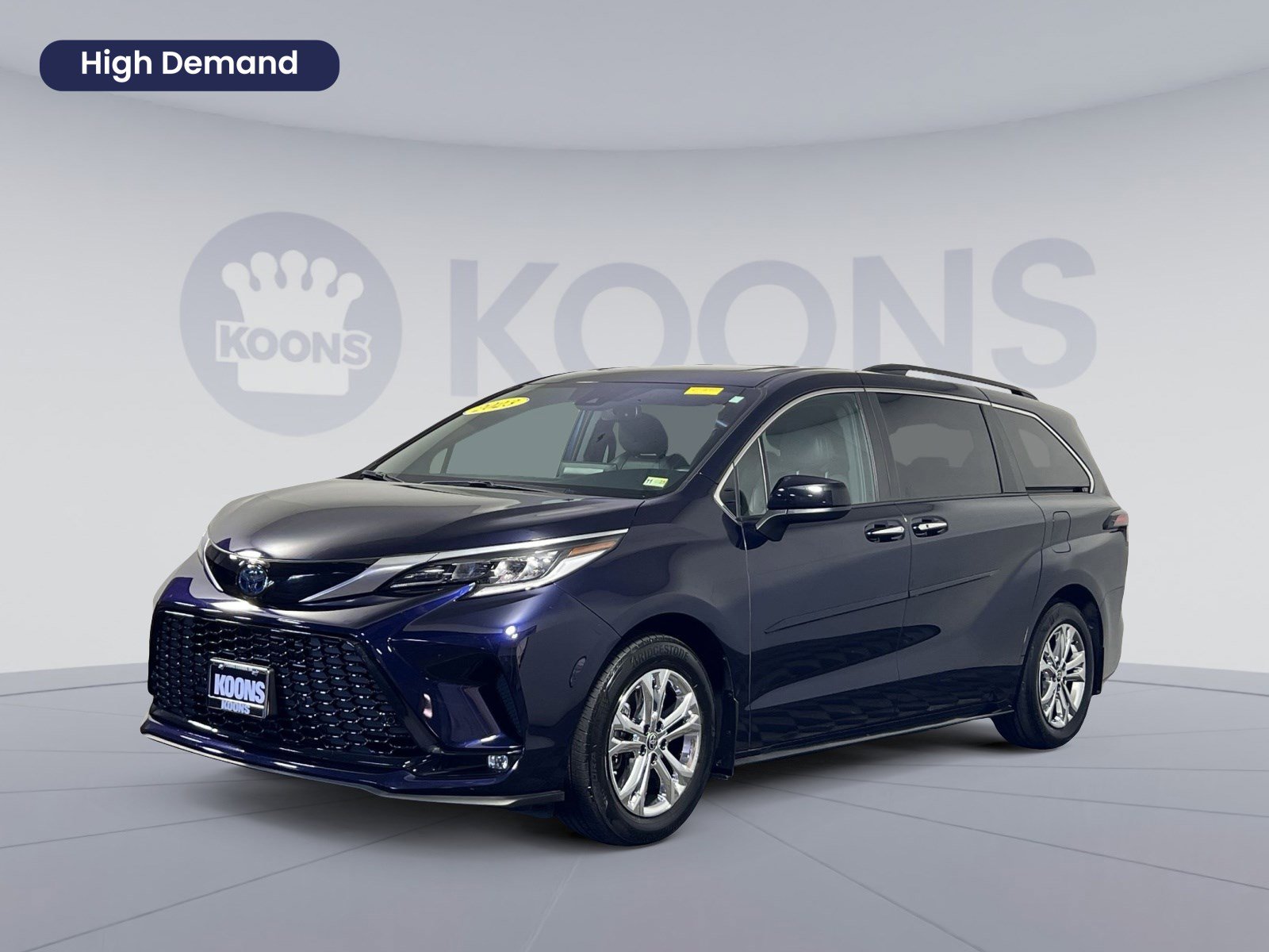 Used 2023 Toyota Sienna XSE