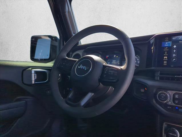 Used 2025 Jeep Wrangler Willys image 24