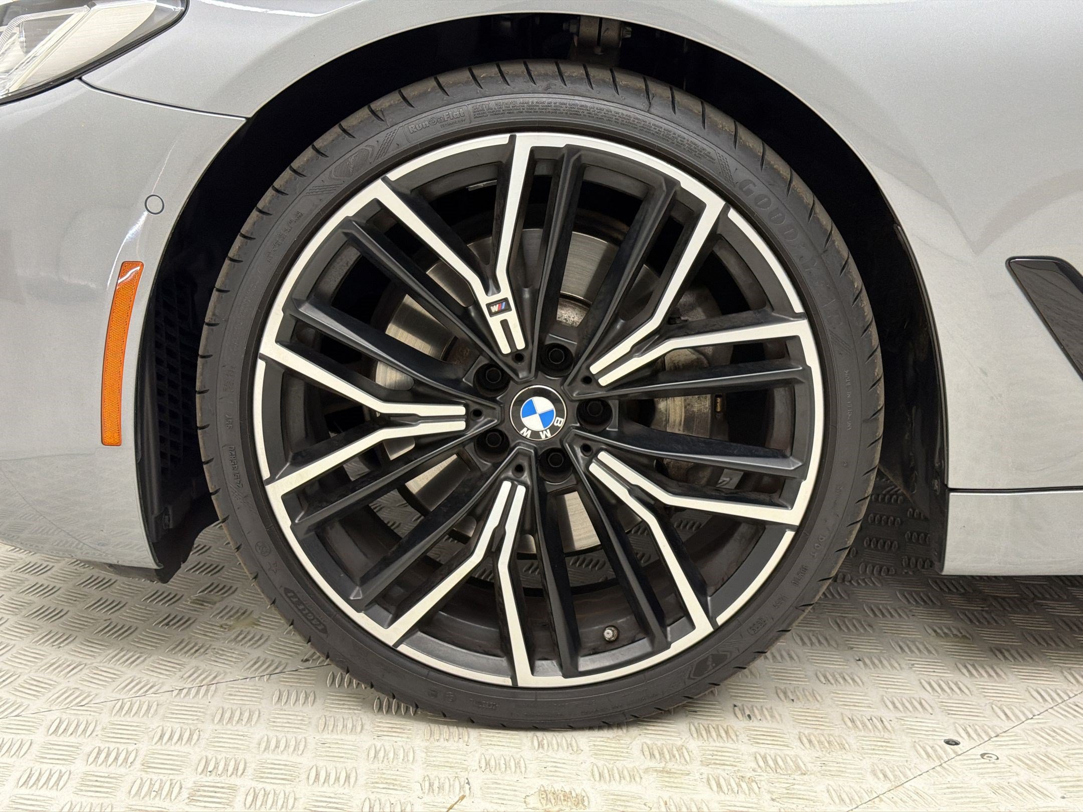 Used 2023 BMW 530i w/ M Sport Package RWD image 13