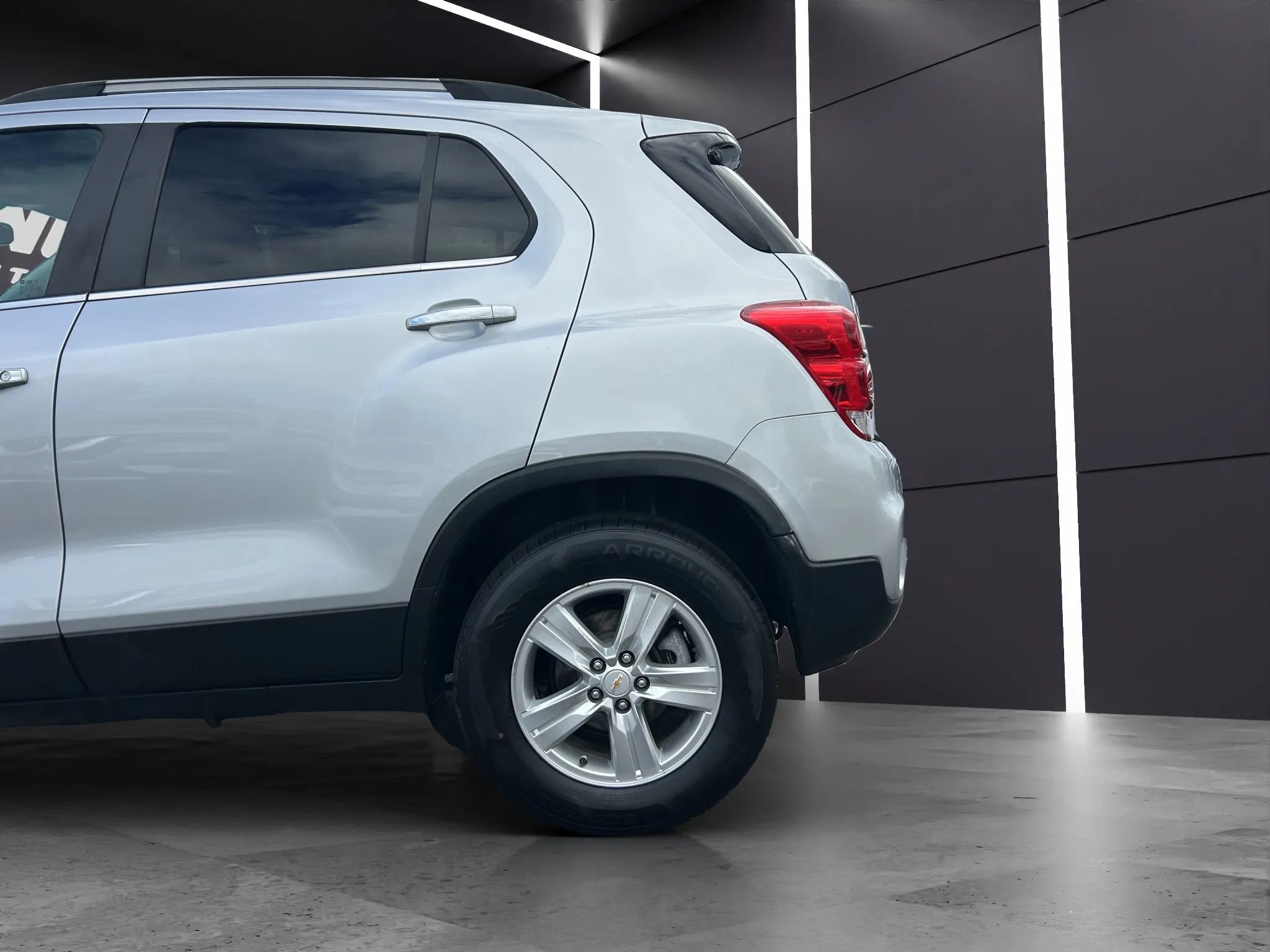 Used 2020 Chevrolet Trax LT w/ LT Convenience Package image 26