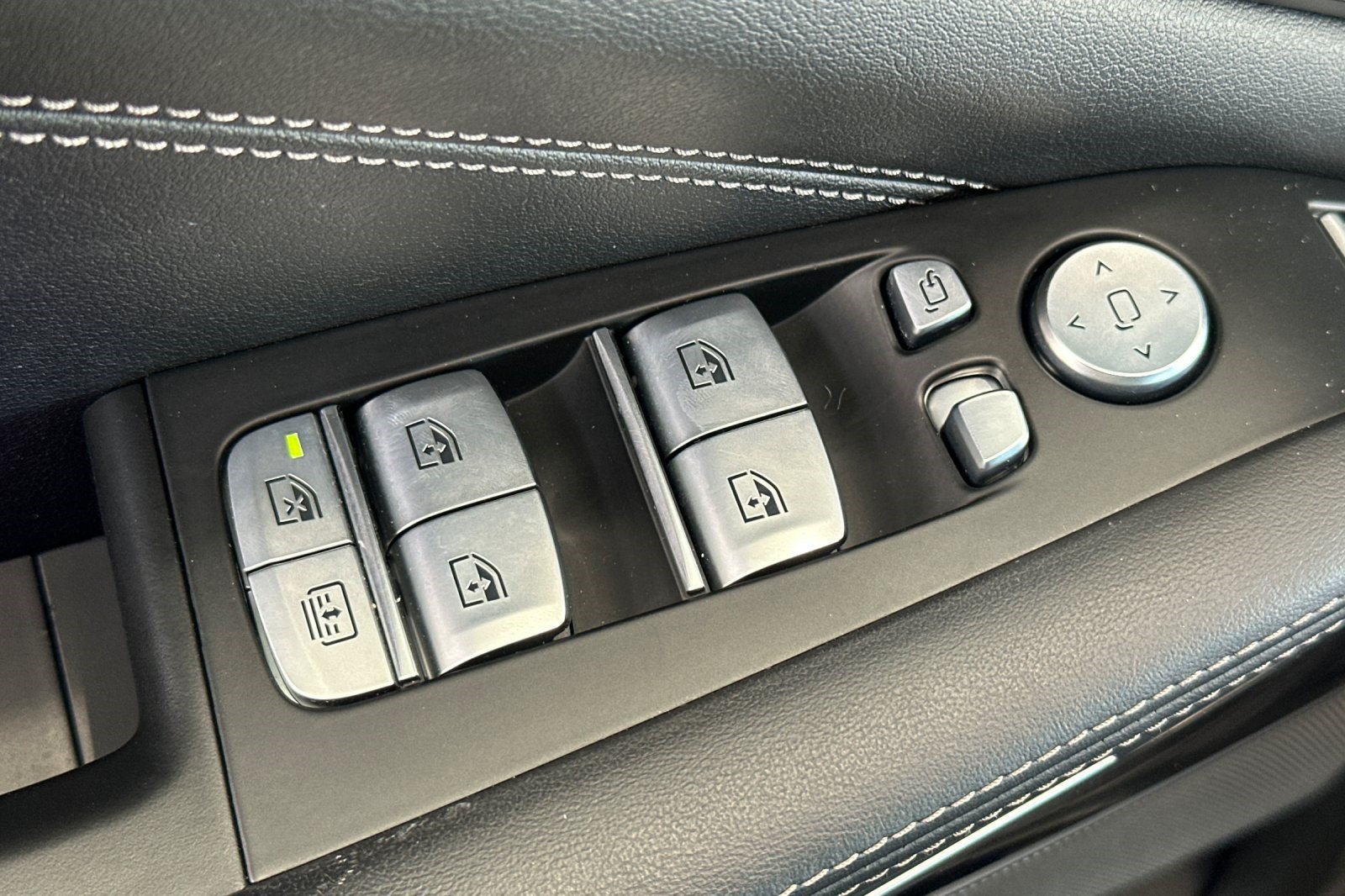 Certified 2024 BMW X7 M60i AWD/4WD image 13