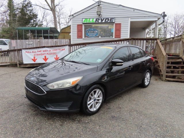Used 2017 Ford Focus SE image 1