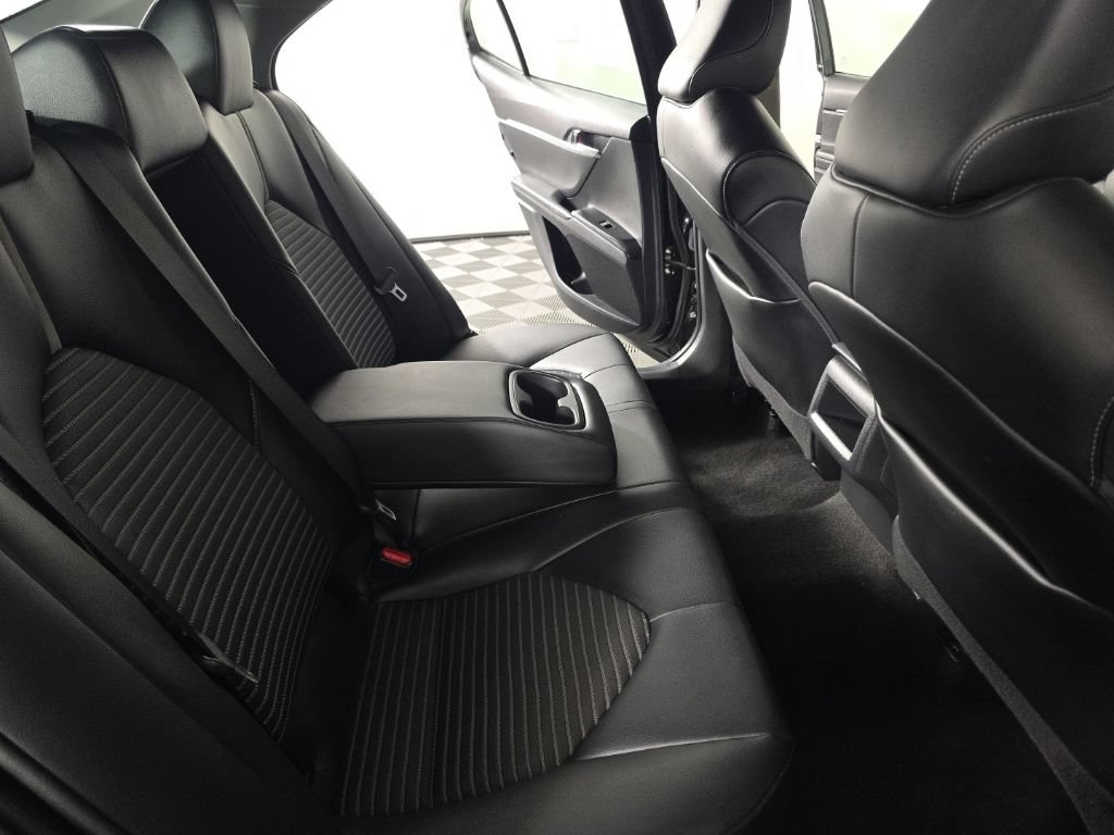Used 2020 Toyota Camry SE FWD image 28