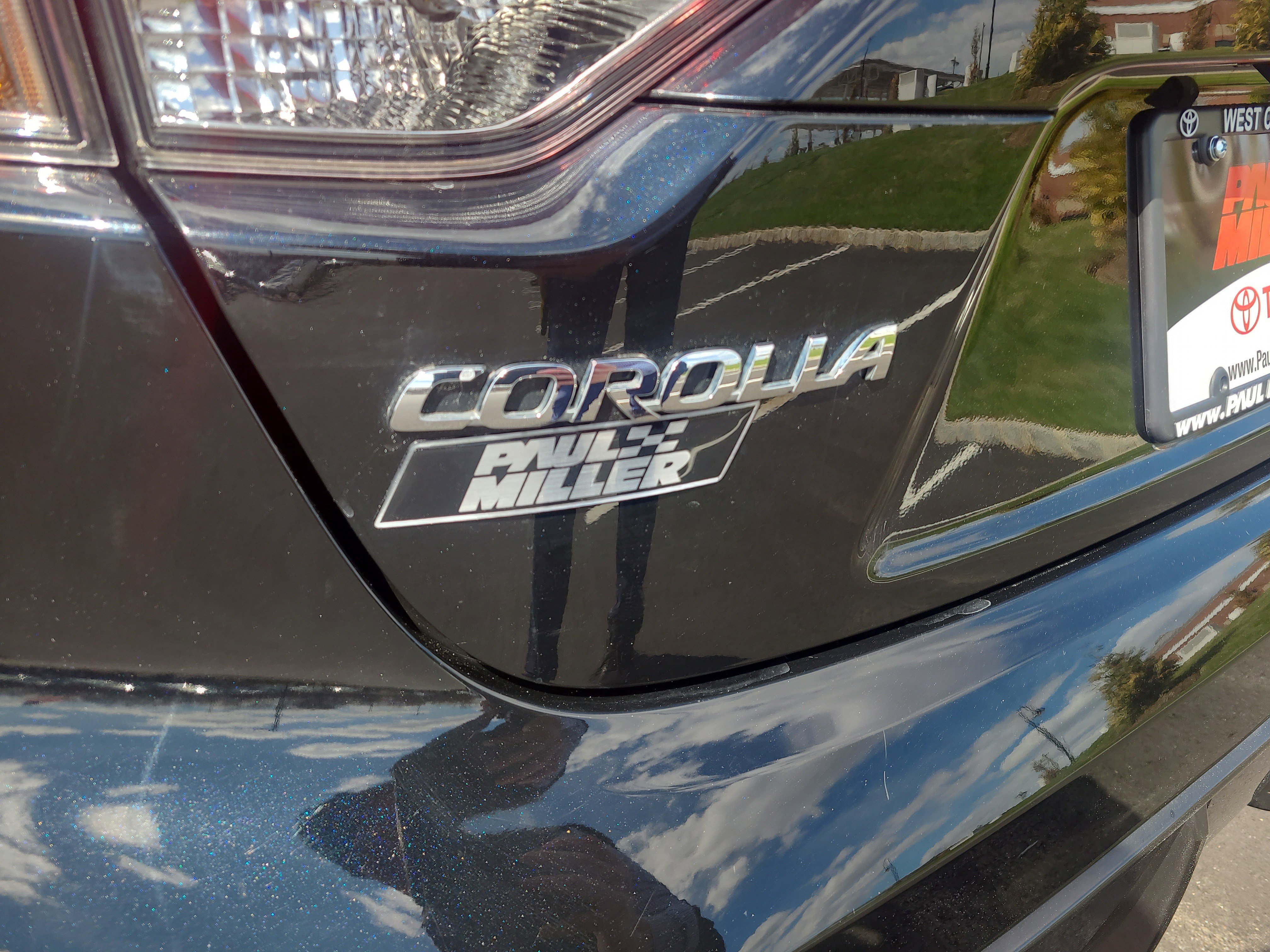 Used 2023 Toyota Corolla SE w/ SE Premium Package image 30