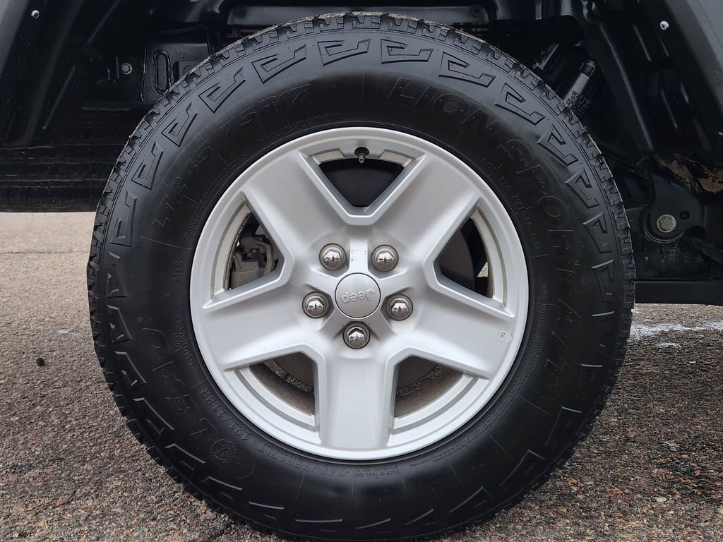 Used 2023 Jeep Gladiator Sport image 17