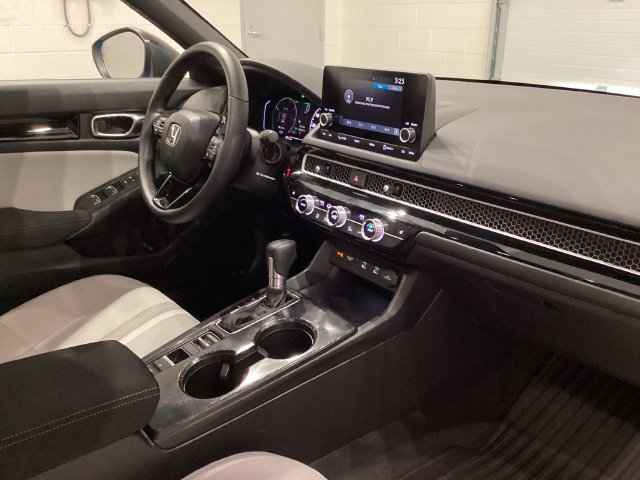 Used 2025 Honda Civic Sport image 16