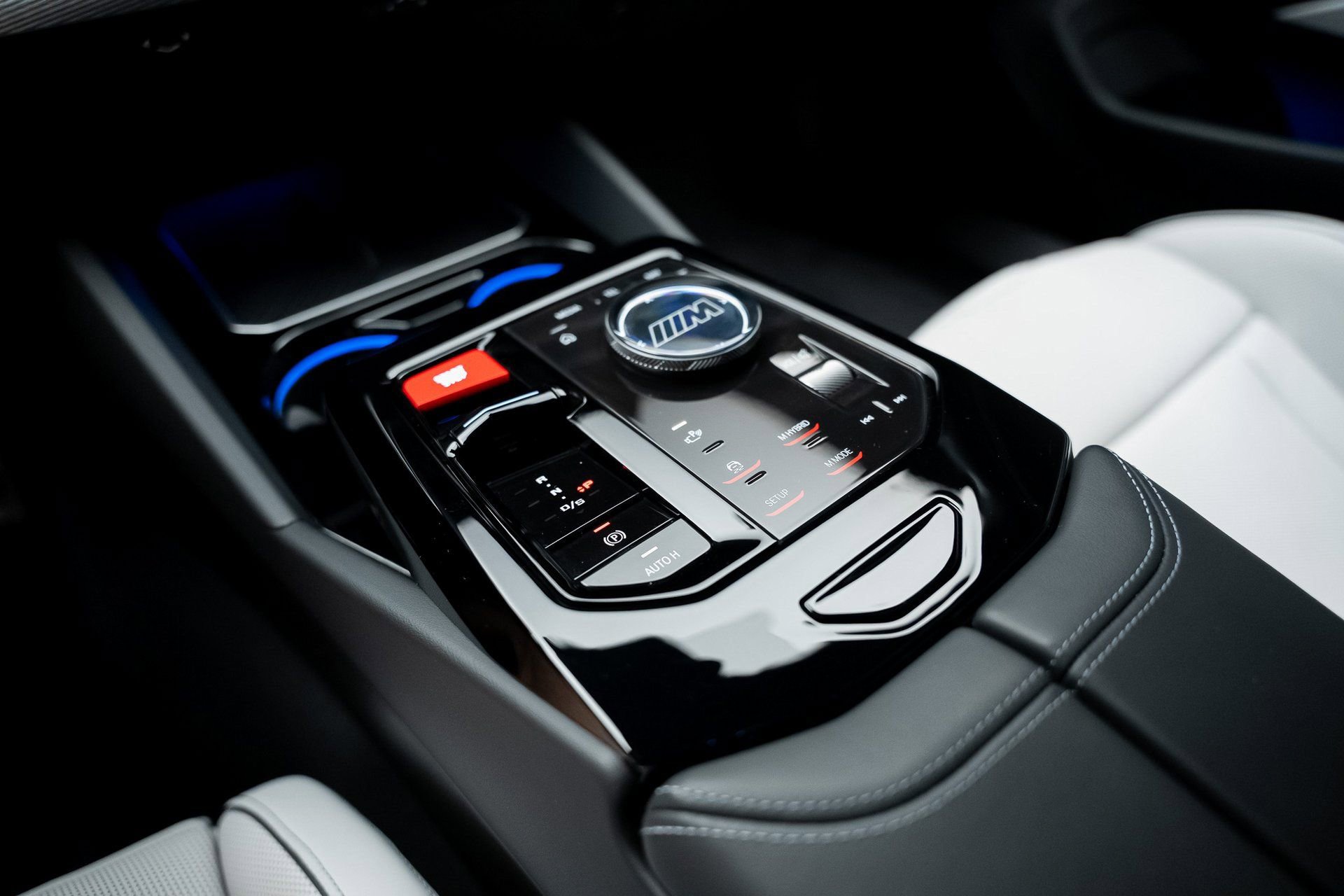 Used 2025 BMW M5 w/ Carbon Package image 55