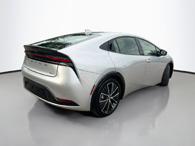 Used 2025 Toyota Prius XLE FWD image 8
