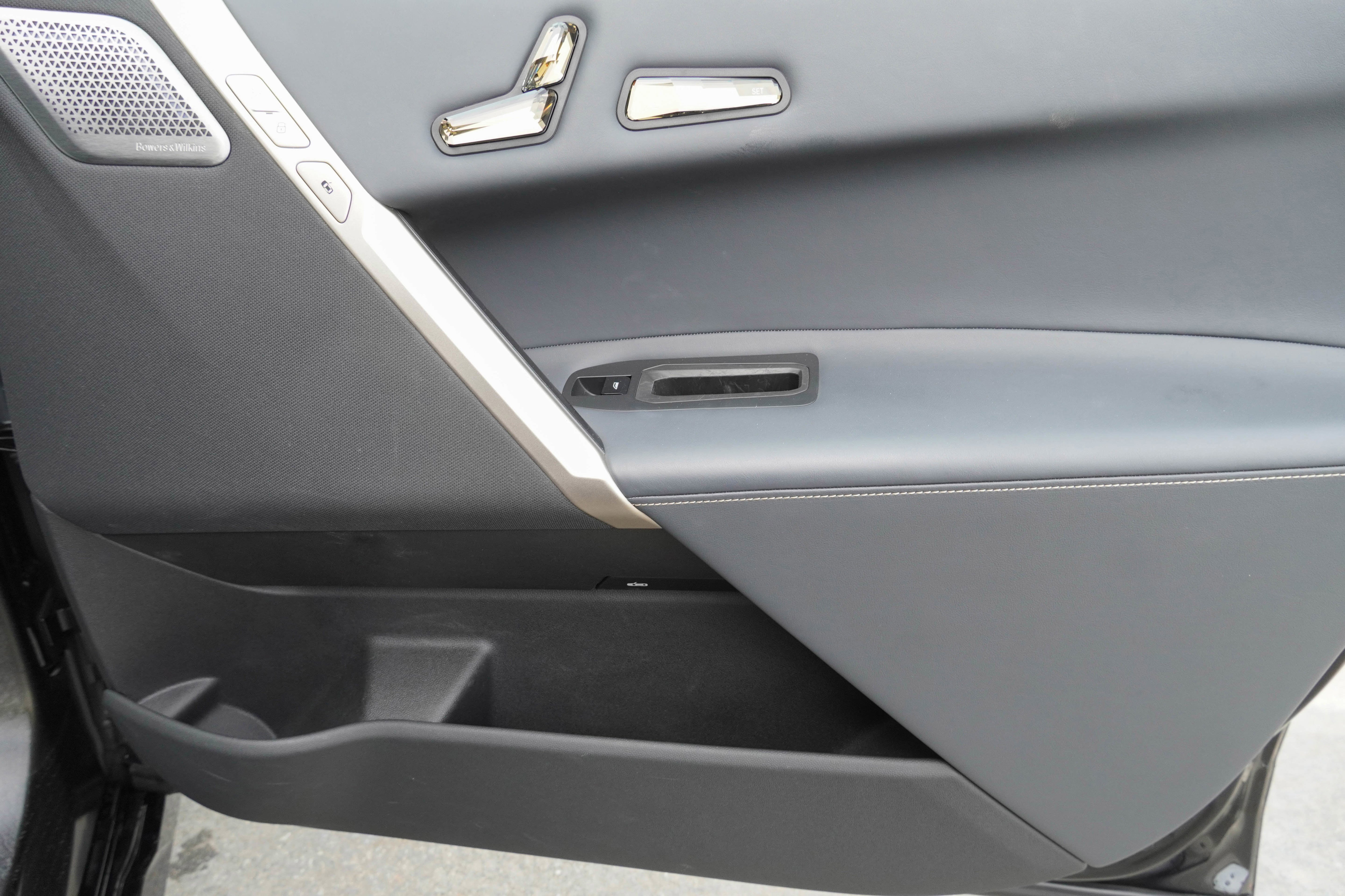 Certified 2024 BMW iX M60 image 31