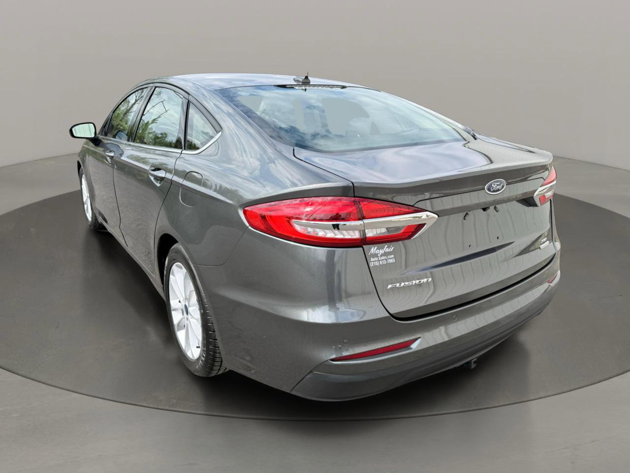 Used 2019 Ford Fusion SE FWD image 5