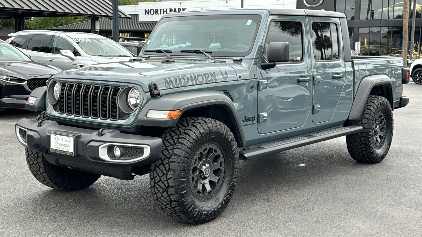 Used 2025 Jeep Gladiator Sport image 4