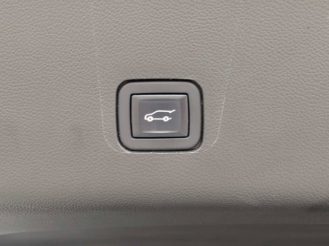 Used 2023 Chevrolet Traverse LT FWD image 13