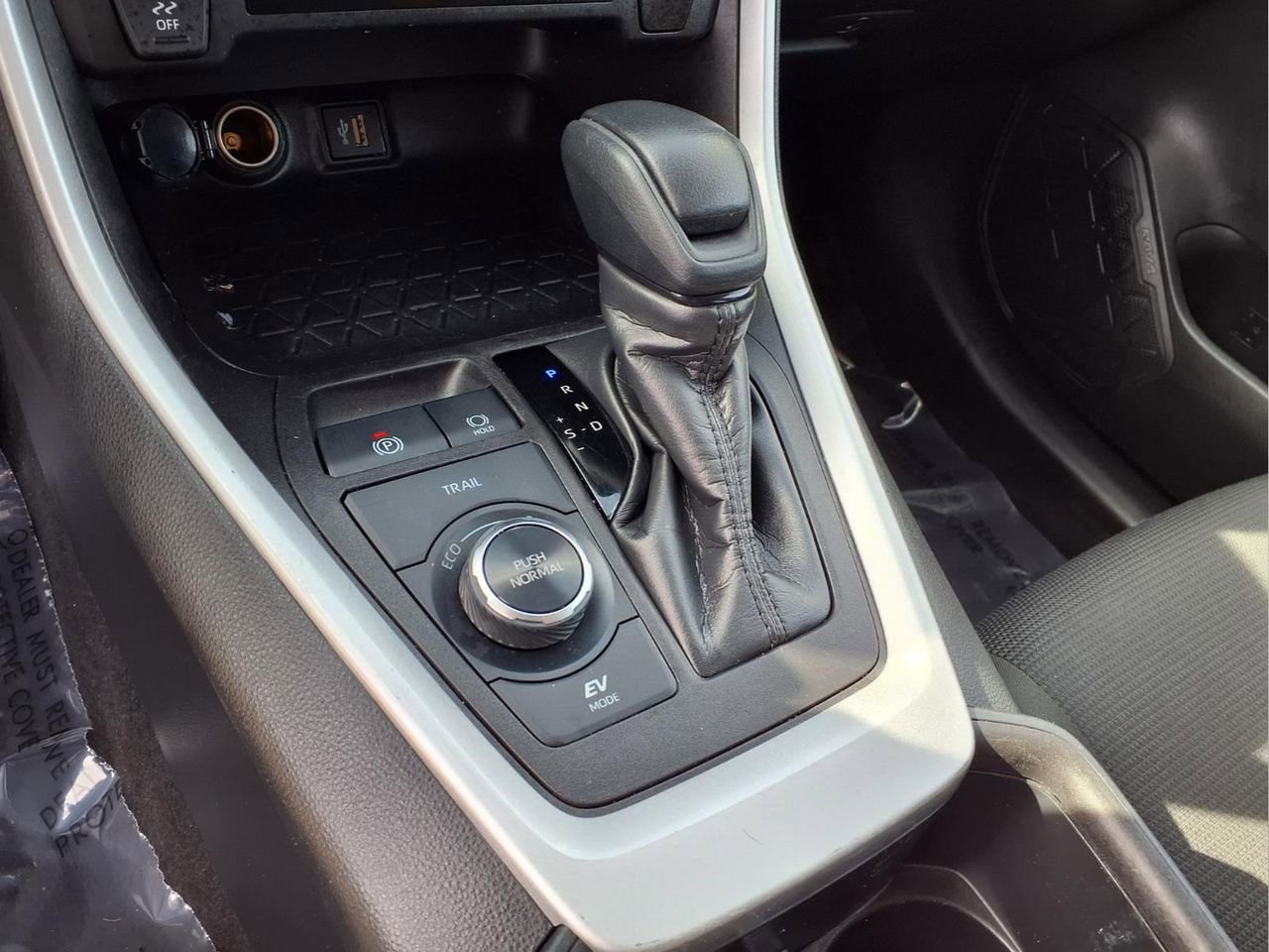 Used 2023 Toyota RAV4 LE image 21