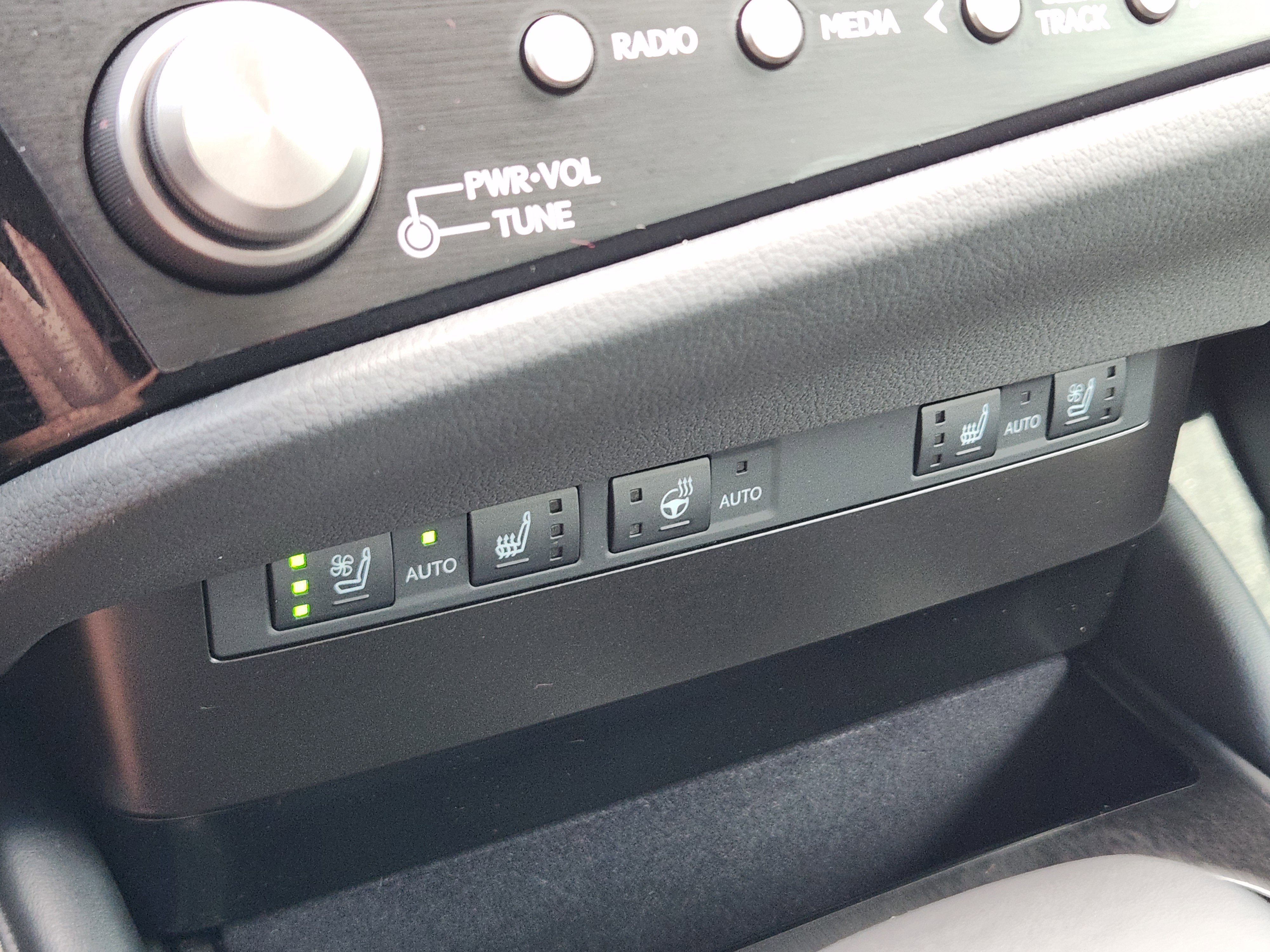 Used 2025 Lexus ES 300h w/ Premium Package image 22