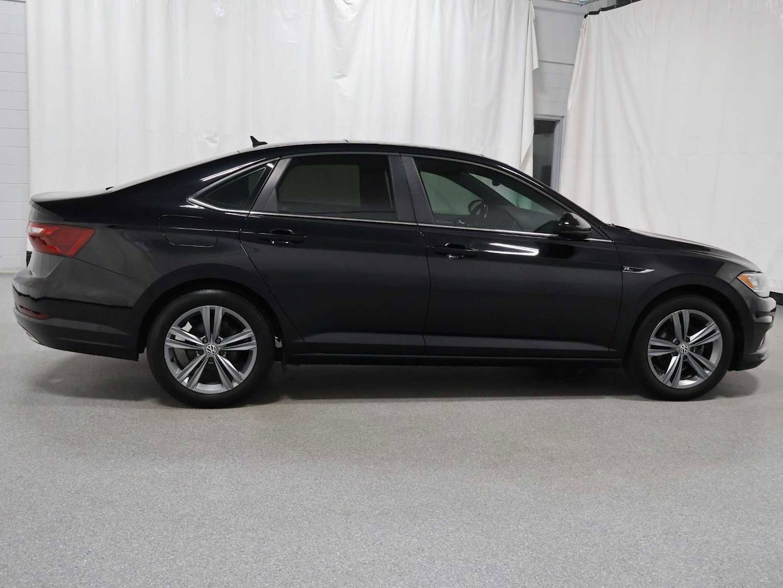Used 2020 Volkswagen Jetta R-Line FWD image 10