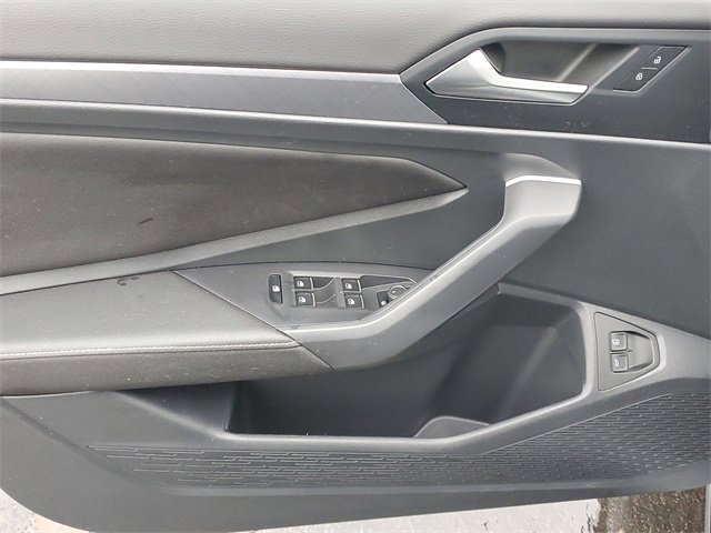 Used 2023 Volkswagen Jetta SE image 13