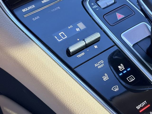 Used 2018 Porsche Panamera RWD image 16