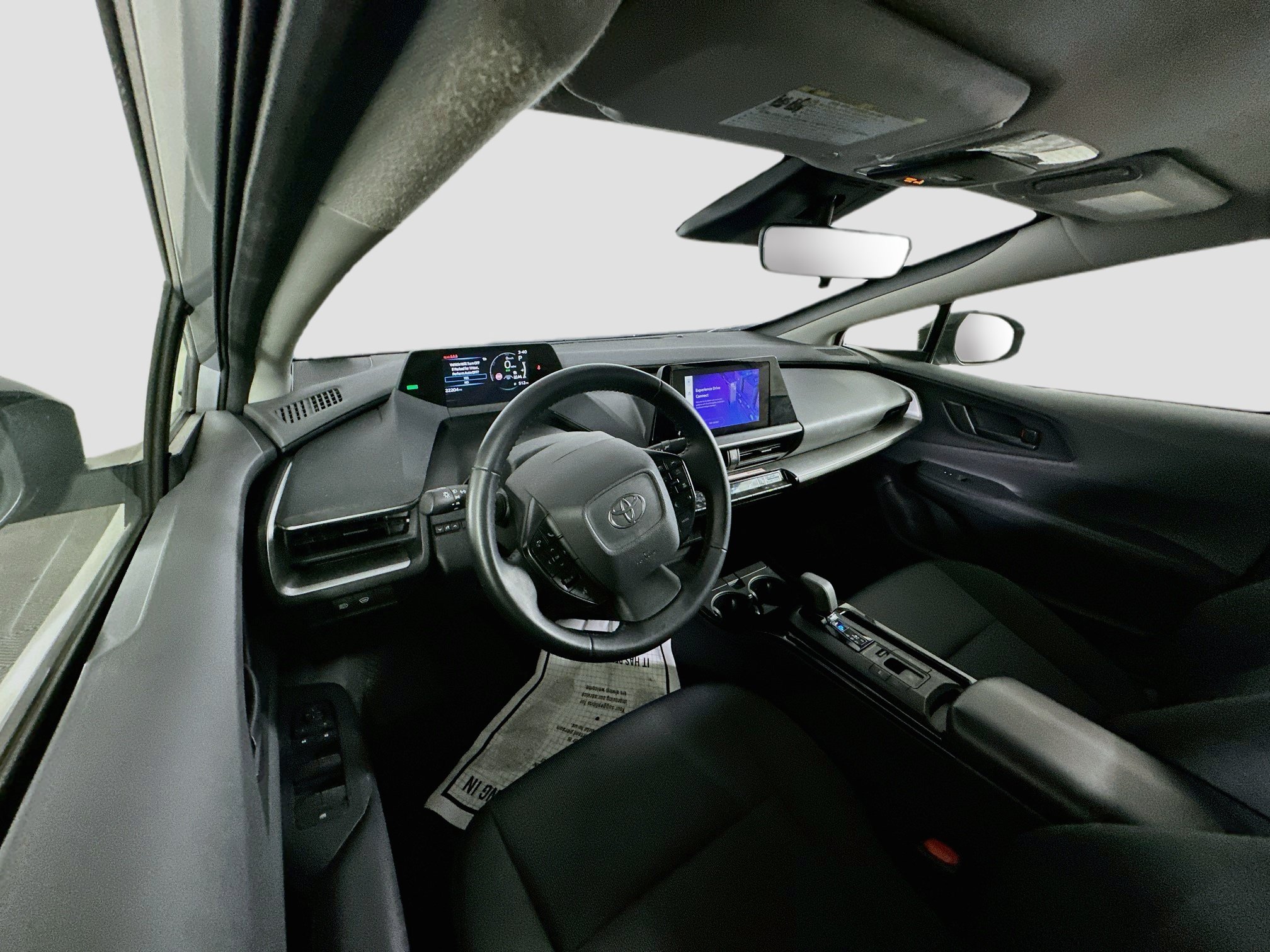 Used 2025 Toyota Prius LE FWD image 18