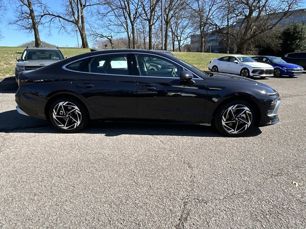New 2026 Hyundai Sonata SEL FWD image 8