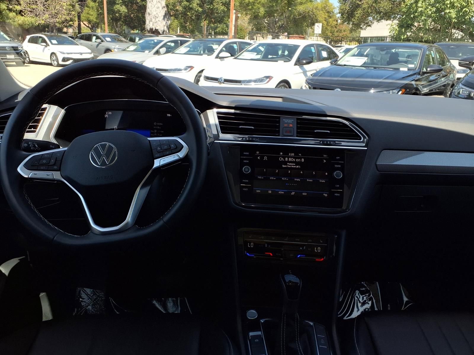 Certified 2023 Volkswagen Tiguan SE w/ Panoramic Sunroof Package FWD image 20
