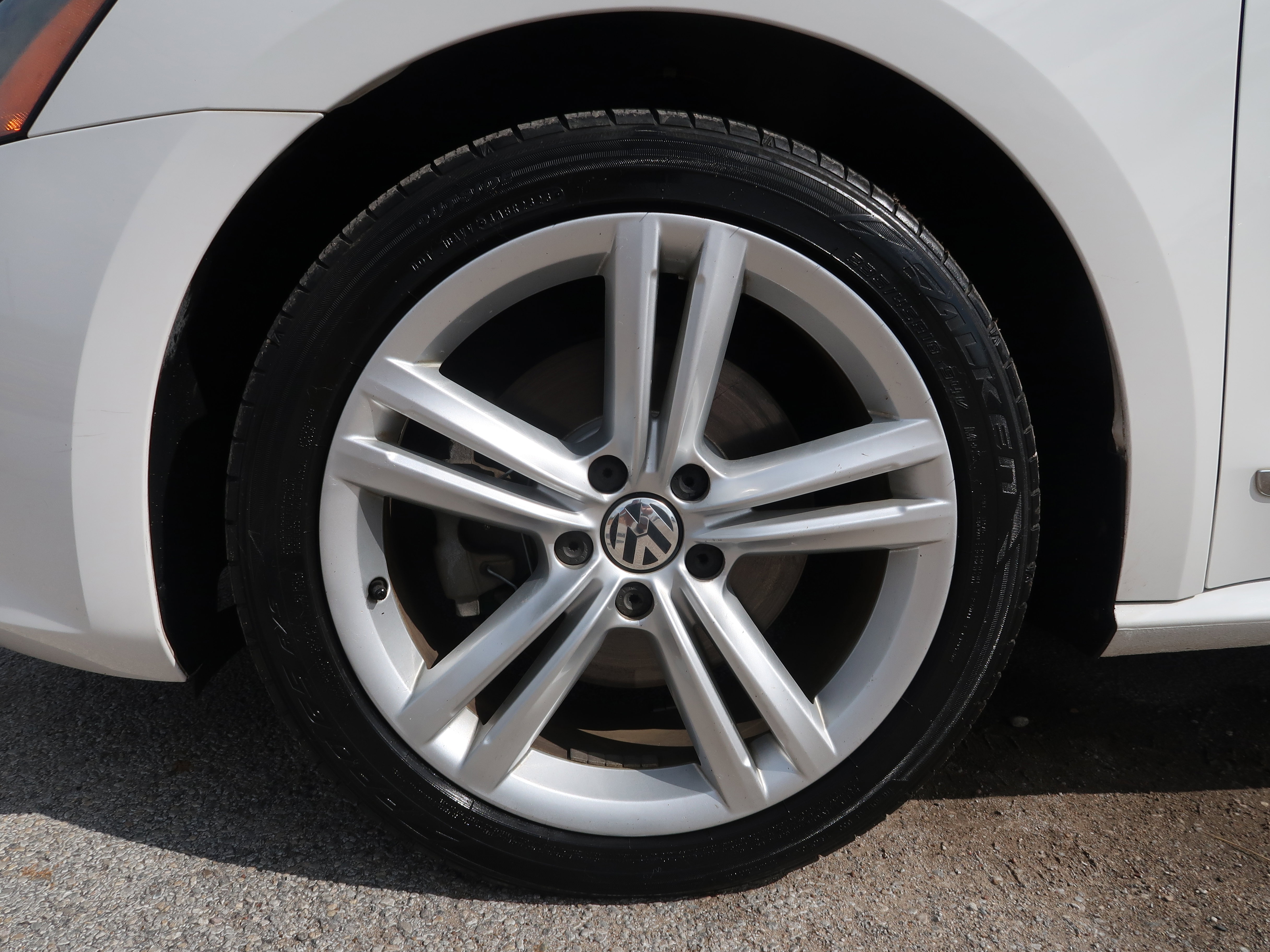 Used 2014 Volkswagen Passat TDI SE FWD image 39