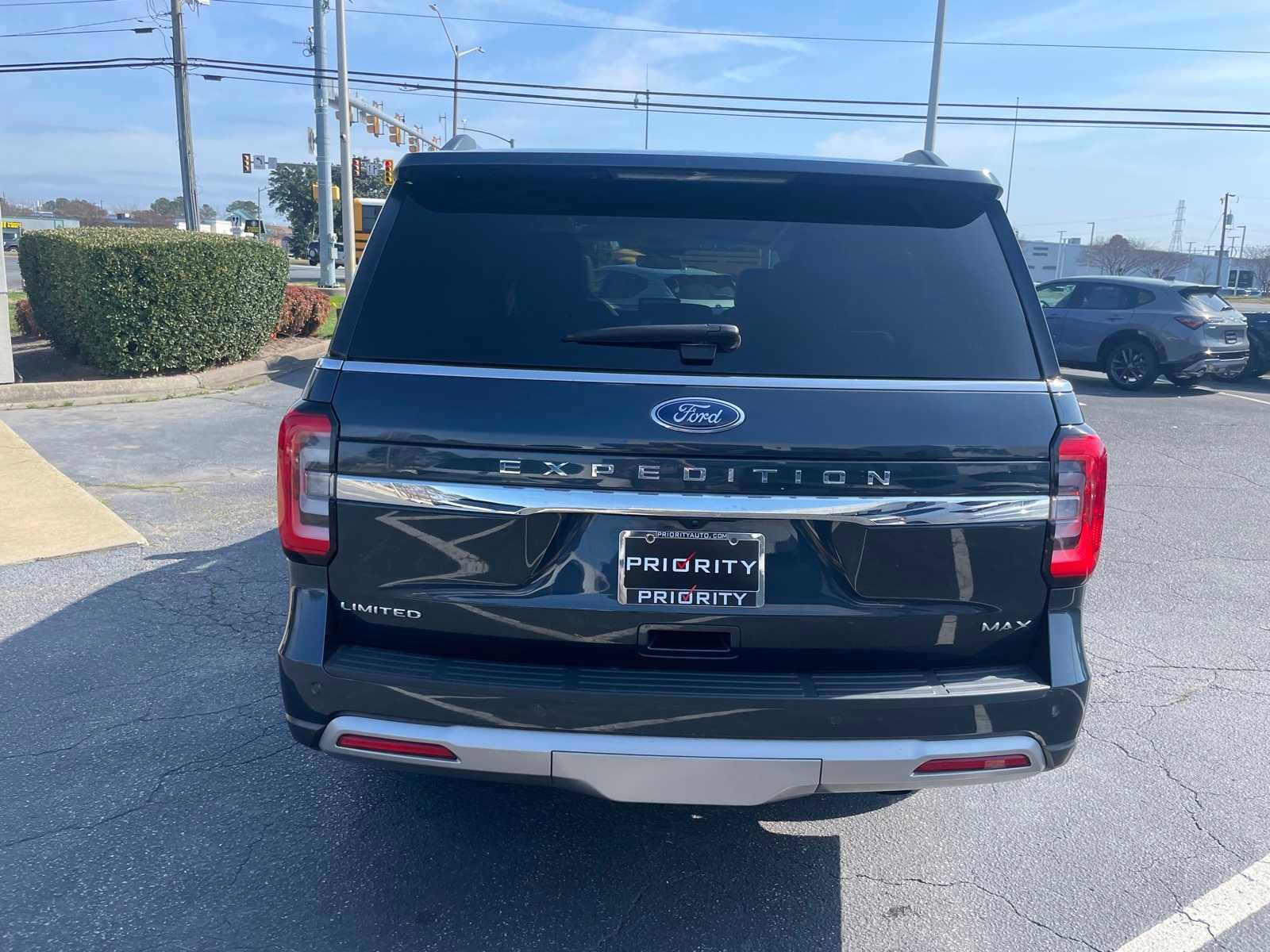 Used 2023 Ford Expedition Max Limited image 4