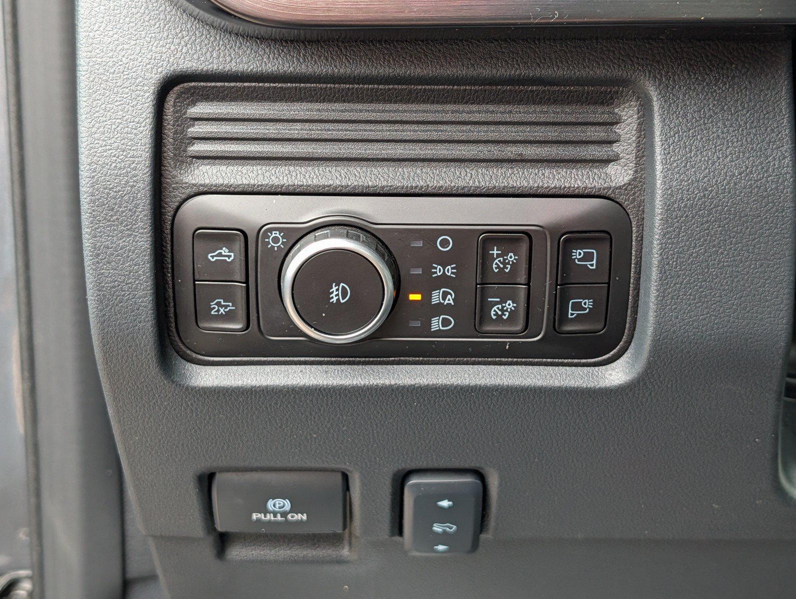 Used 2026 Ford F350 Lariat AWD/4WD image 14