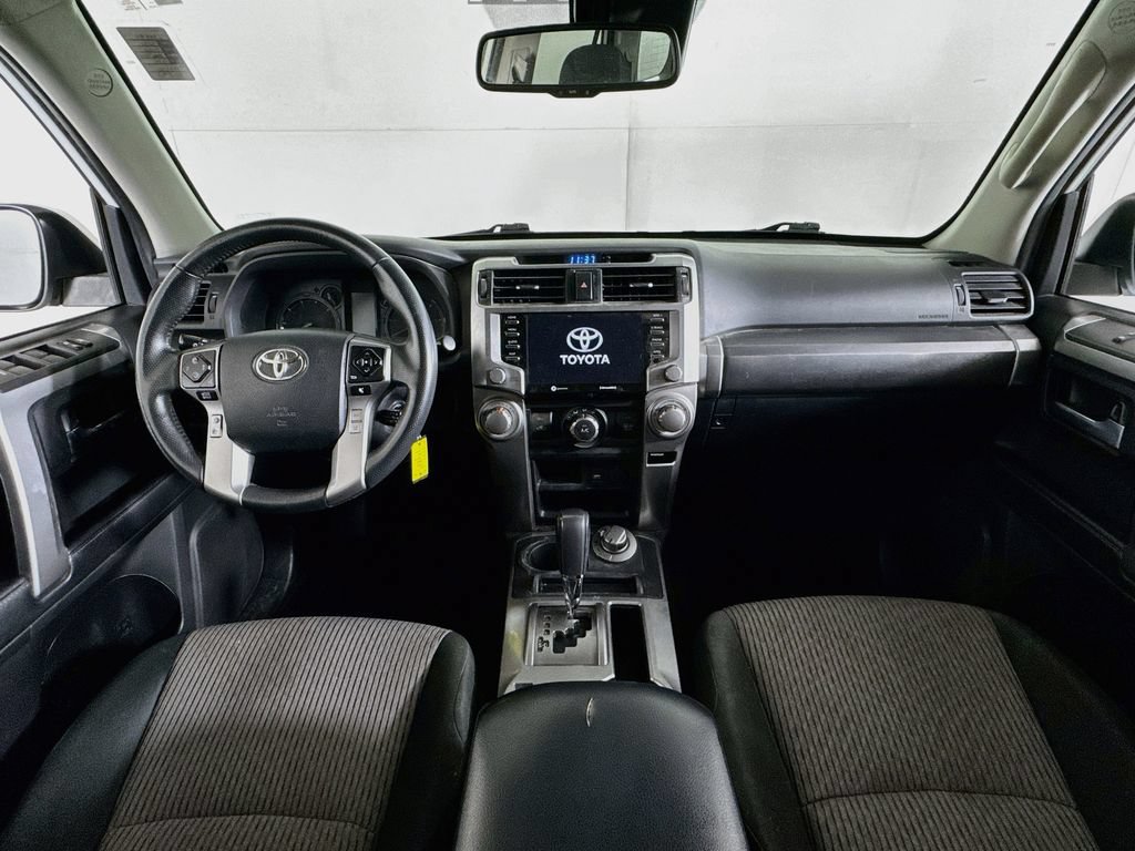 Used 2020 Toyota 4Runner SR5 AWD/4WD image 27