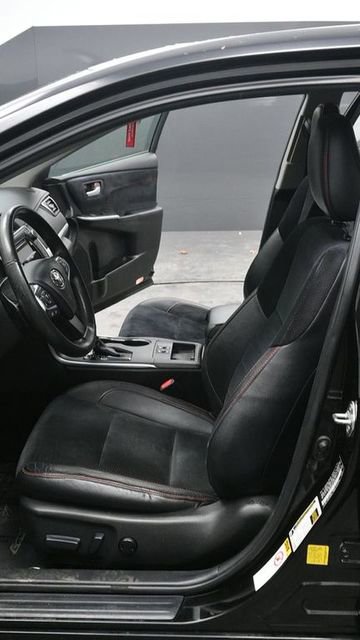 Used 2015 Toyota Camry XSE image 15
