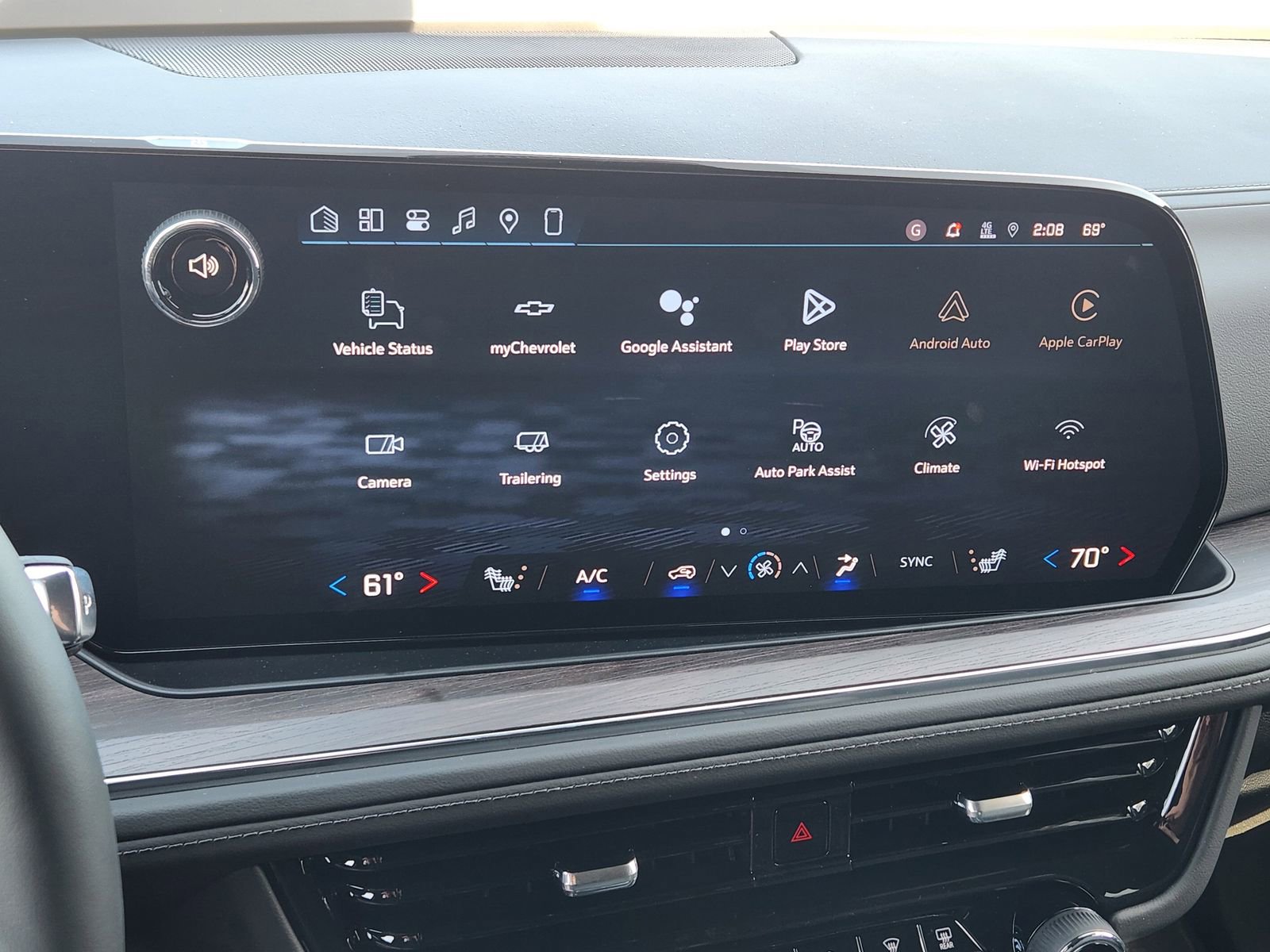 New 2026 Chevrolet Suburban LT w/ Comfort Package image 16