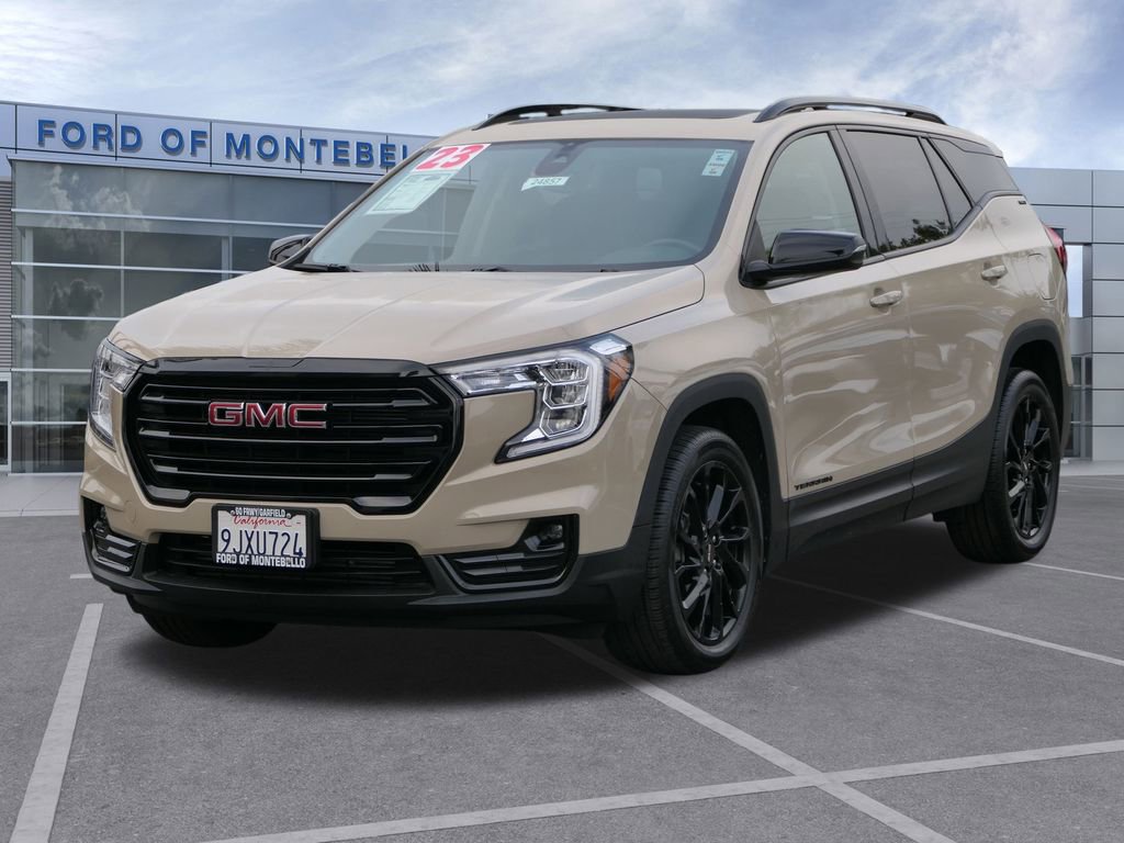 Used 2023 GMC Terrain SLT w/ Elevation Edition image 8