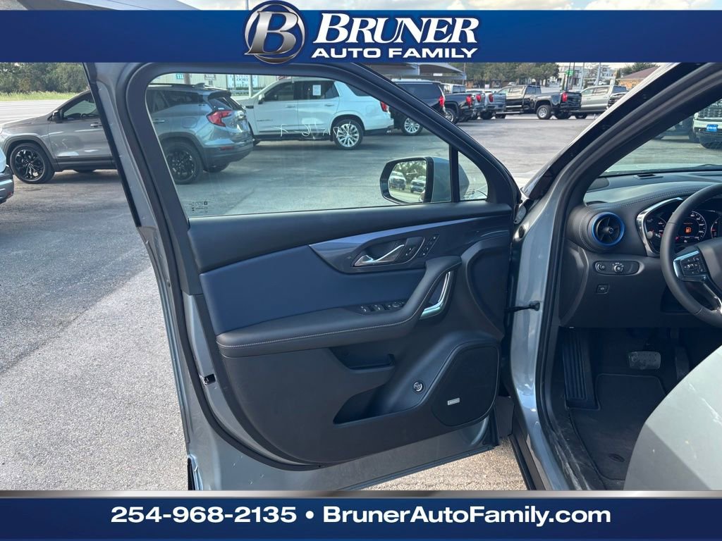 New 2025 Chevrolet Blazer RS w/ Driver Confidence II Package image 11