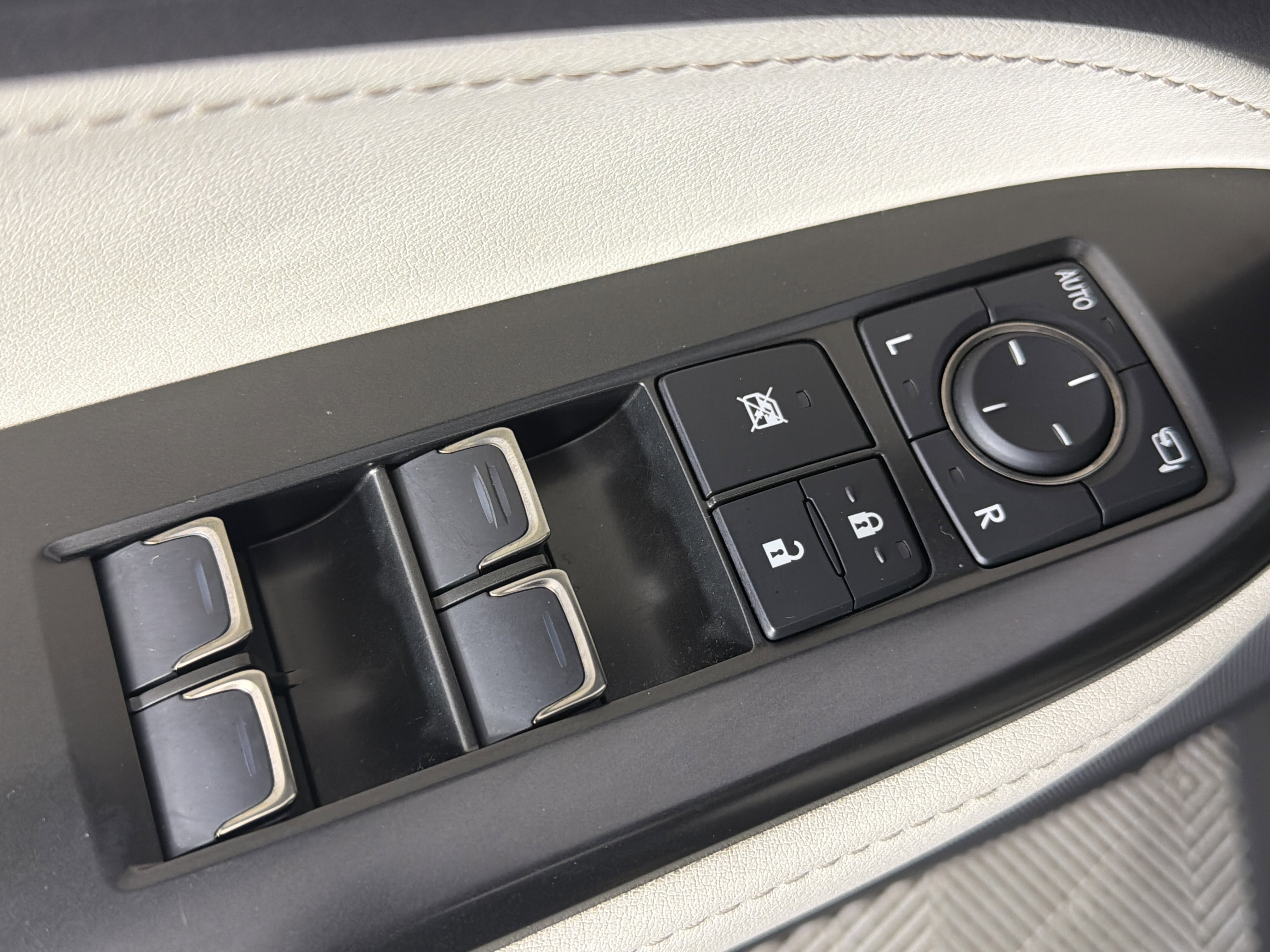Used 2025 Lexus NX 450h+ AWD w/ Accessory Package (Z1) image 8