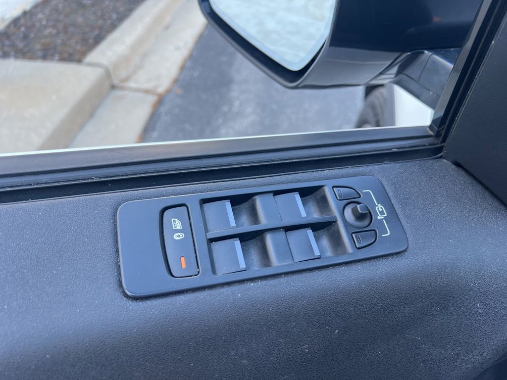 Used 2018 Land Rover Discovery Sport HSE image 10