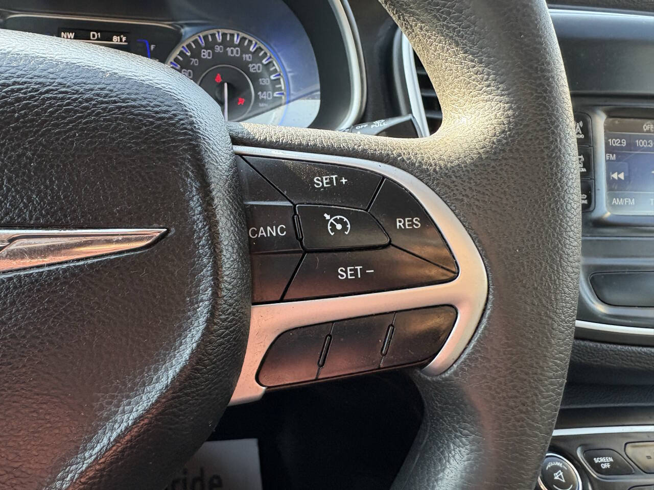Used 2015 Chrysler 200 Limited FWD image 27