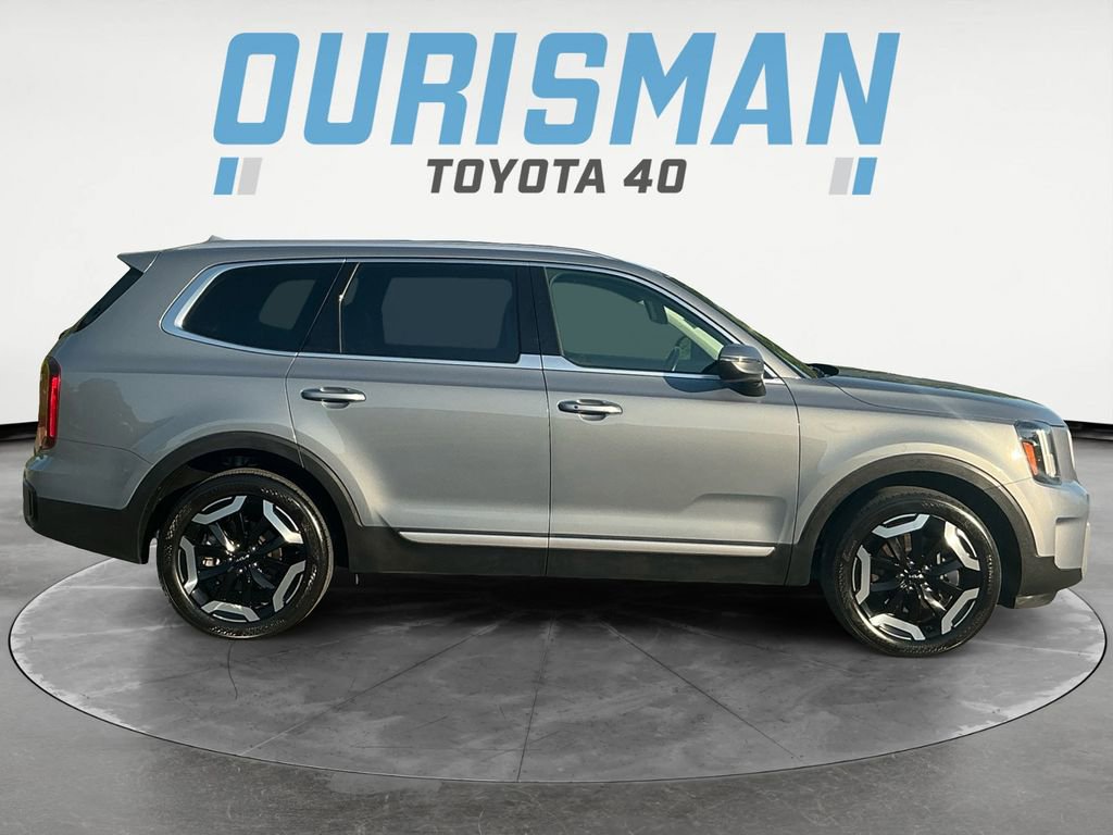 Used 2025 Kia Telluride S FWD image 8