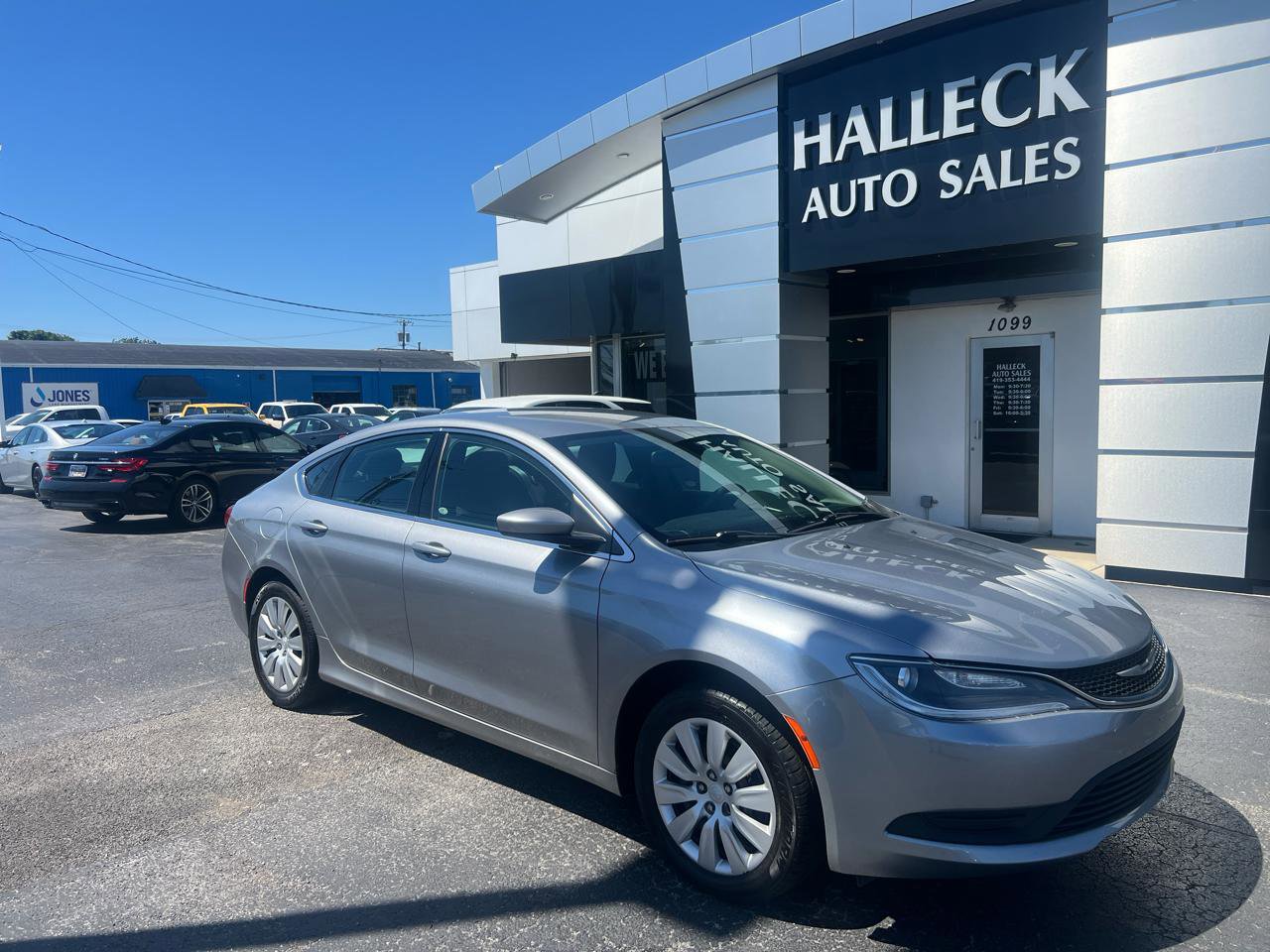 Used 2015 Chrysler 200 LX FWD image 6