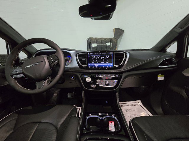 New 2026 Chrysler Pacifica Limited w/ S Appearance Package image 17