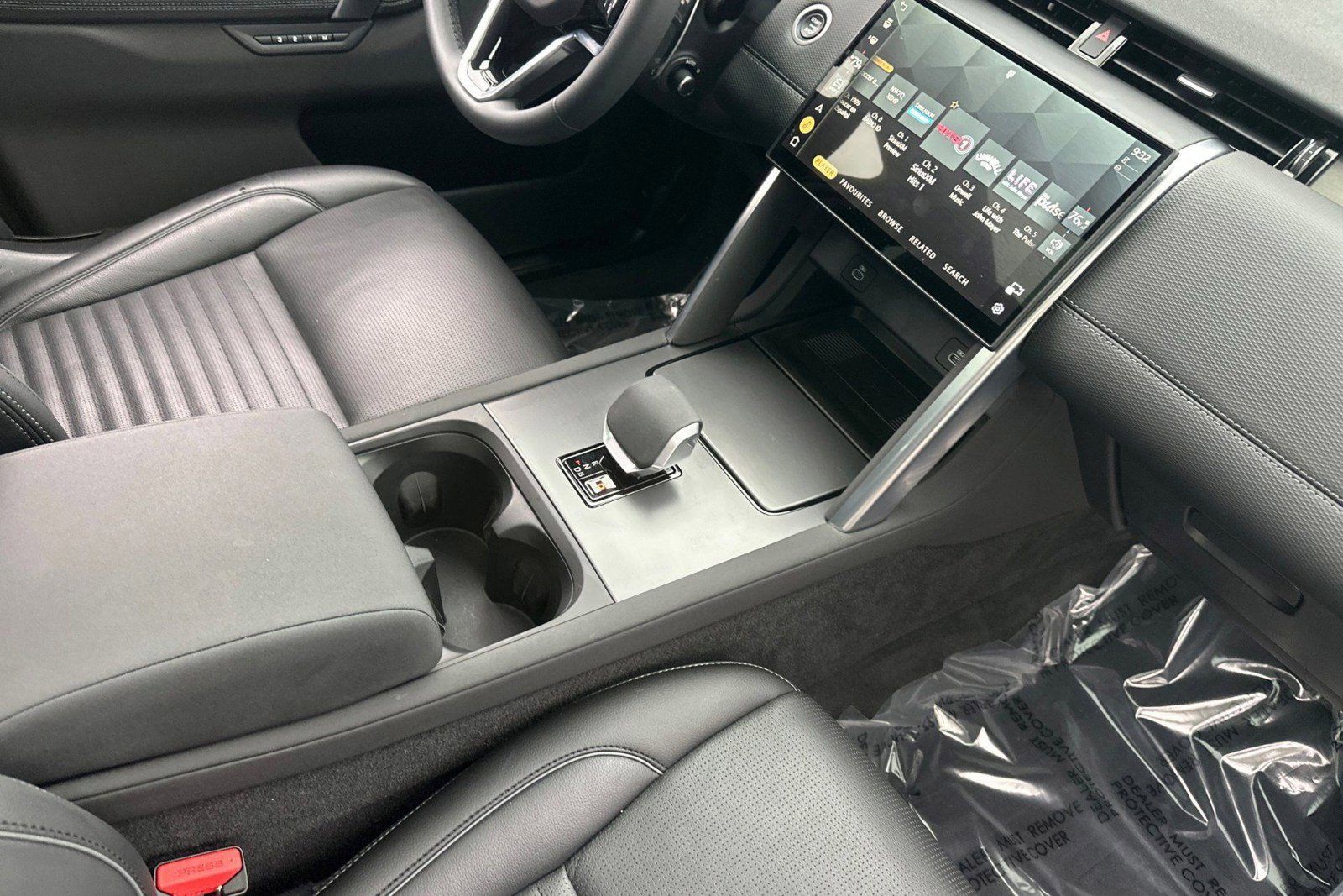 Certified 2025 Land Rover Discovery Sport Dynamic SE AWD/4WD image 33