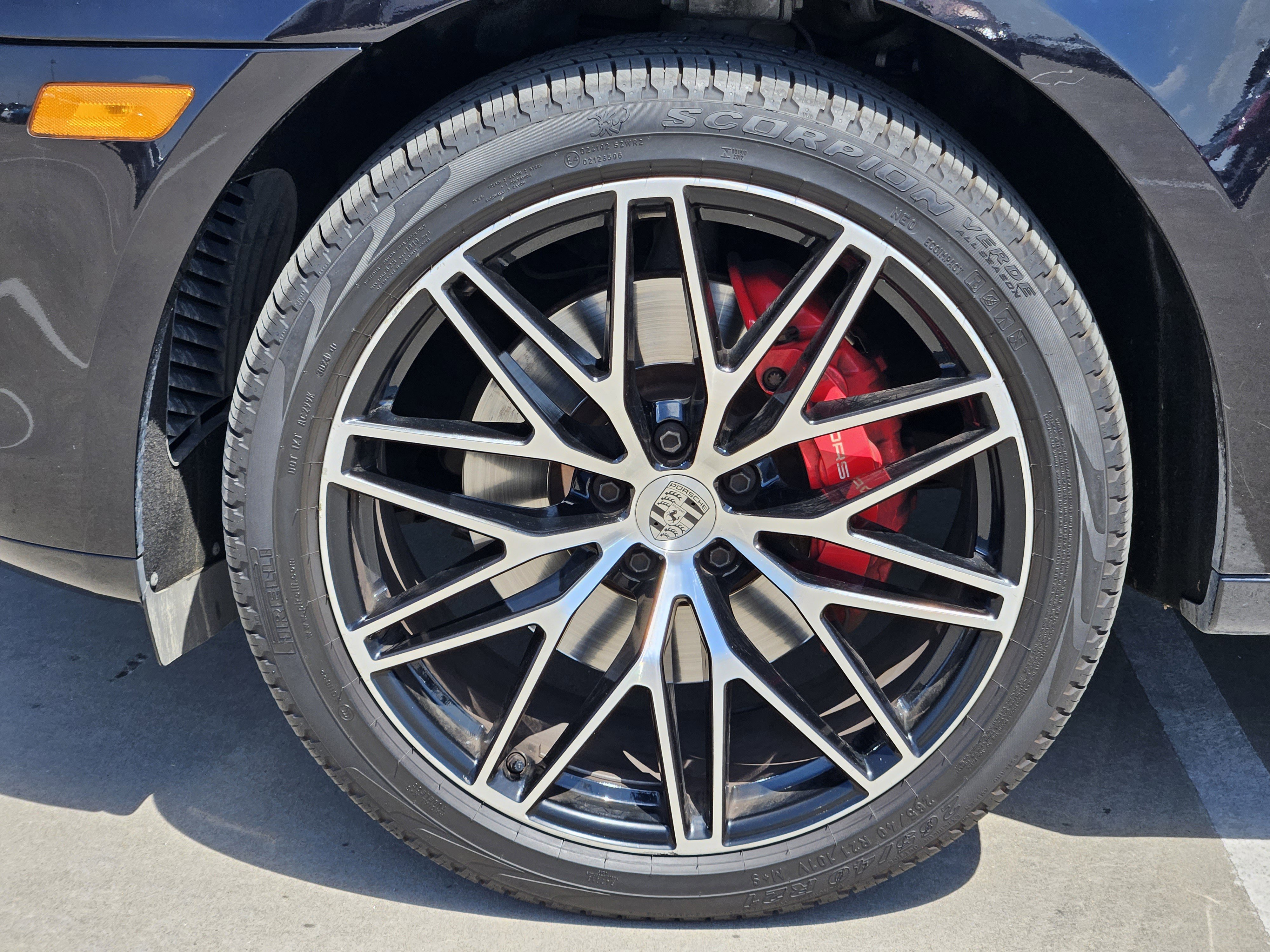 Certified 2023 Porsche Macan S image 14