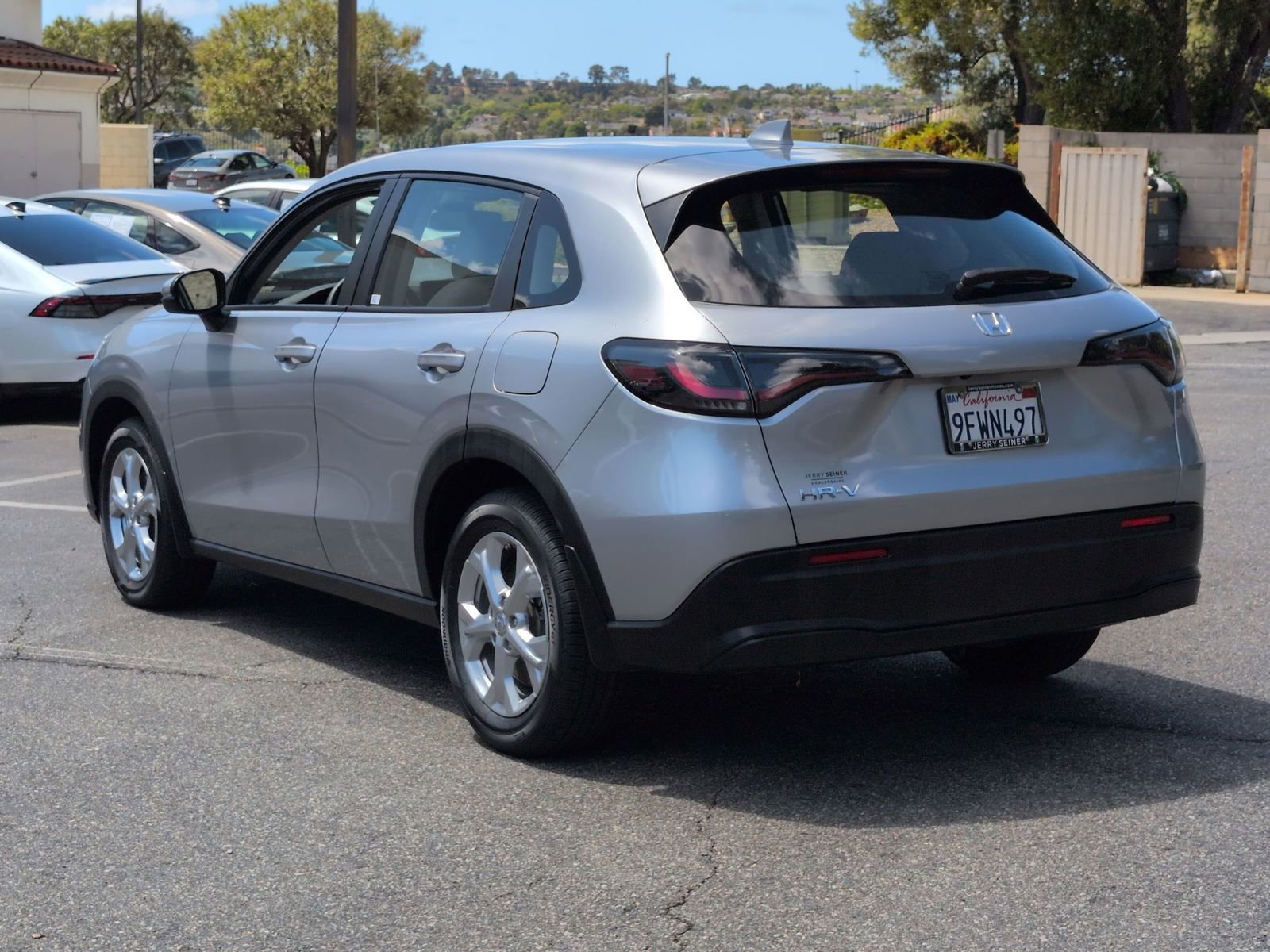 Used 2023 Honda HR-V LX image 3